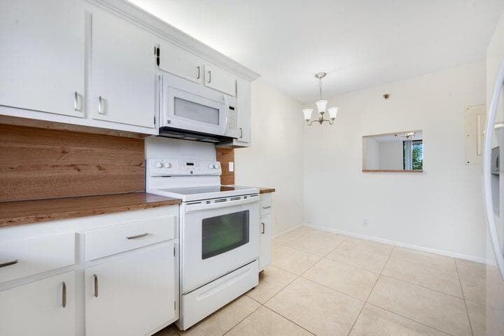 7770 Tahiti Lane 405, Lake Worth, FL 33467 3