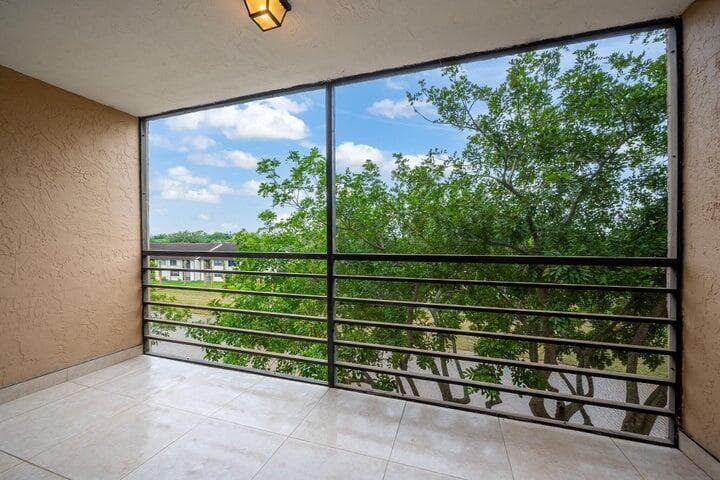 7770 Tahiti Lane 405, Lake Worth, FL 33467 9