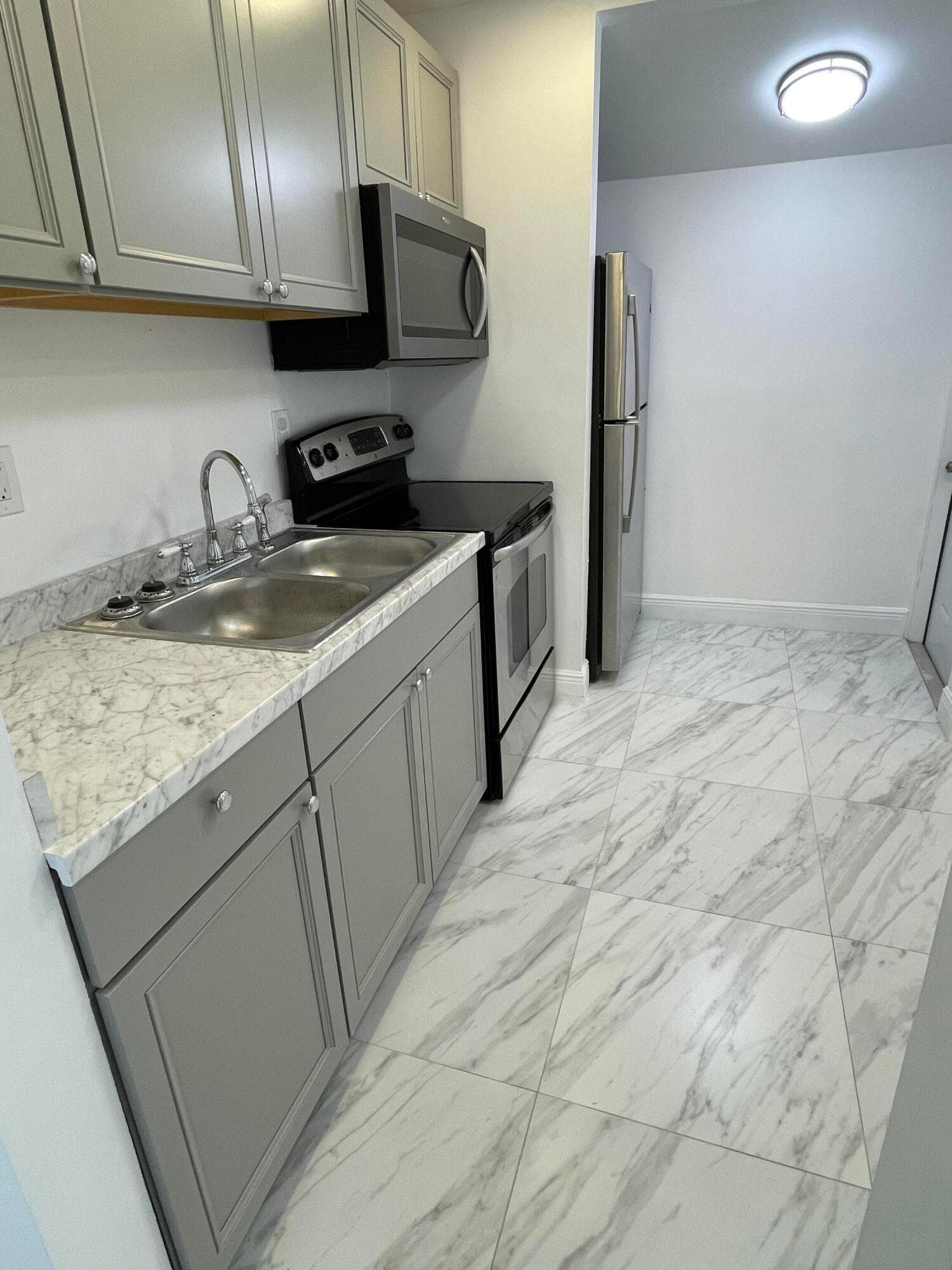 908 W 5th Street, Riviera Beach, FL 33404 37