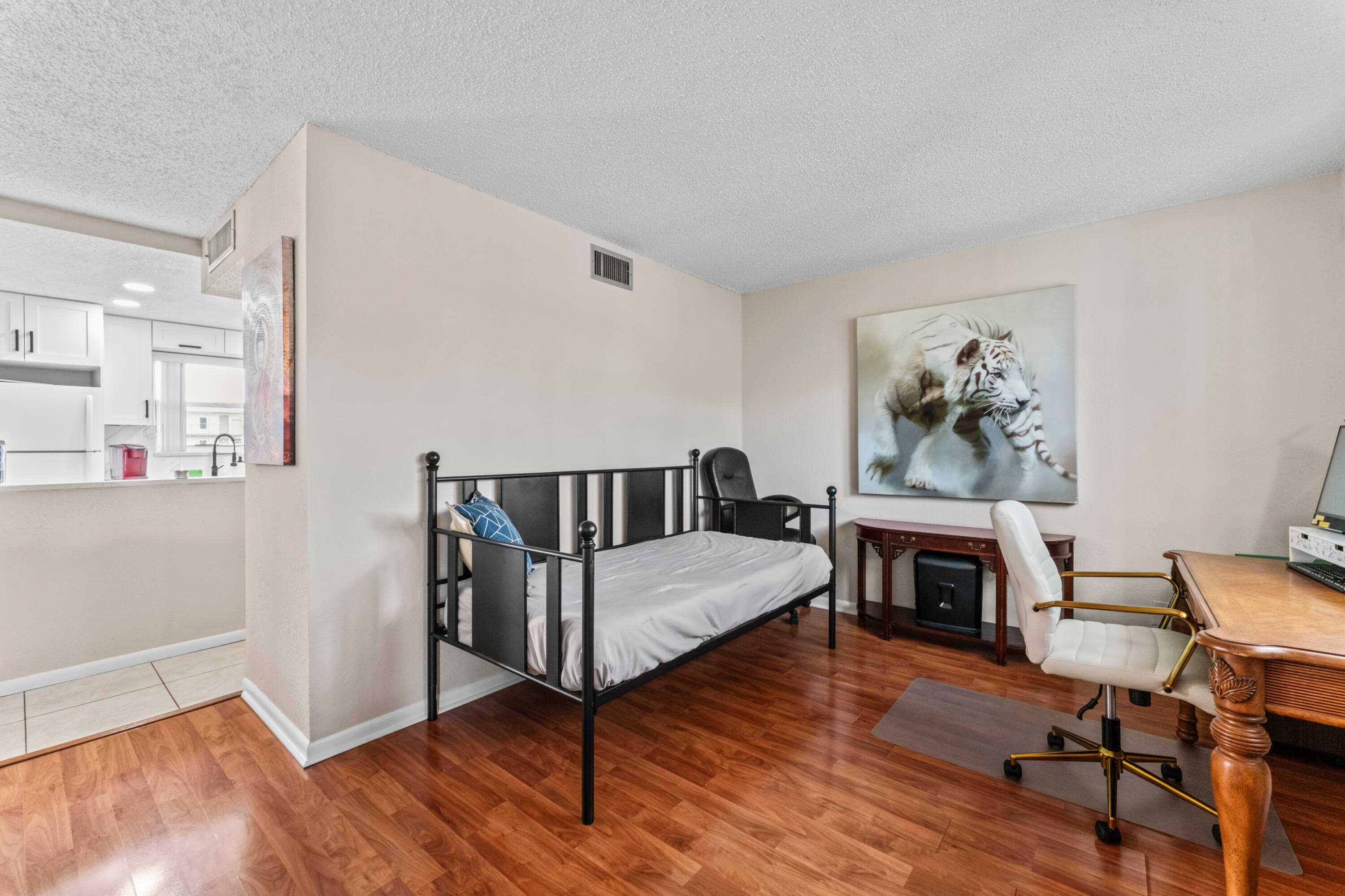 225 Bonnie Boulevard 302, Palm Springs, FL 33461 8