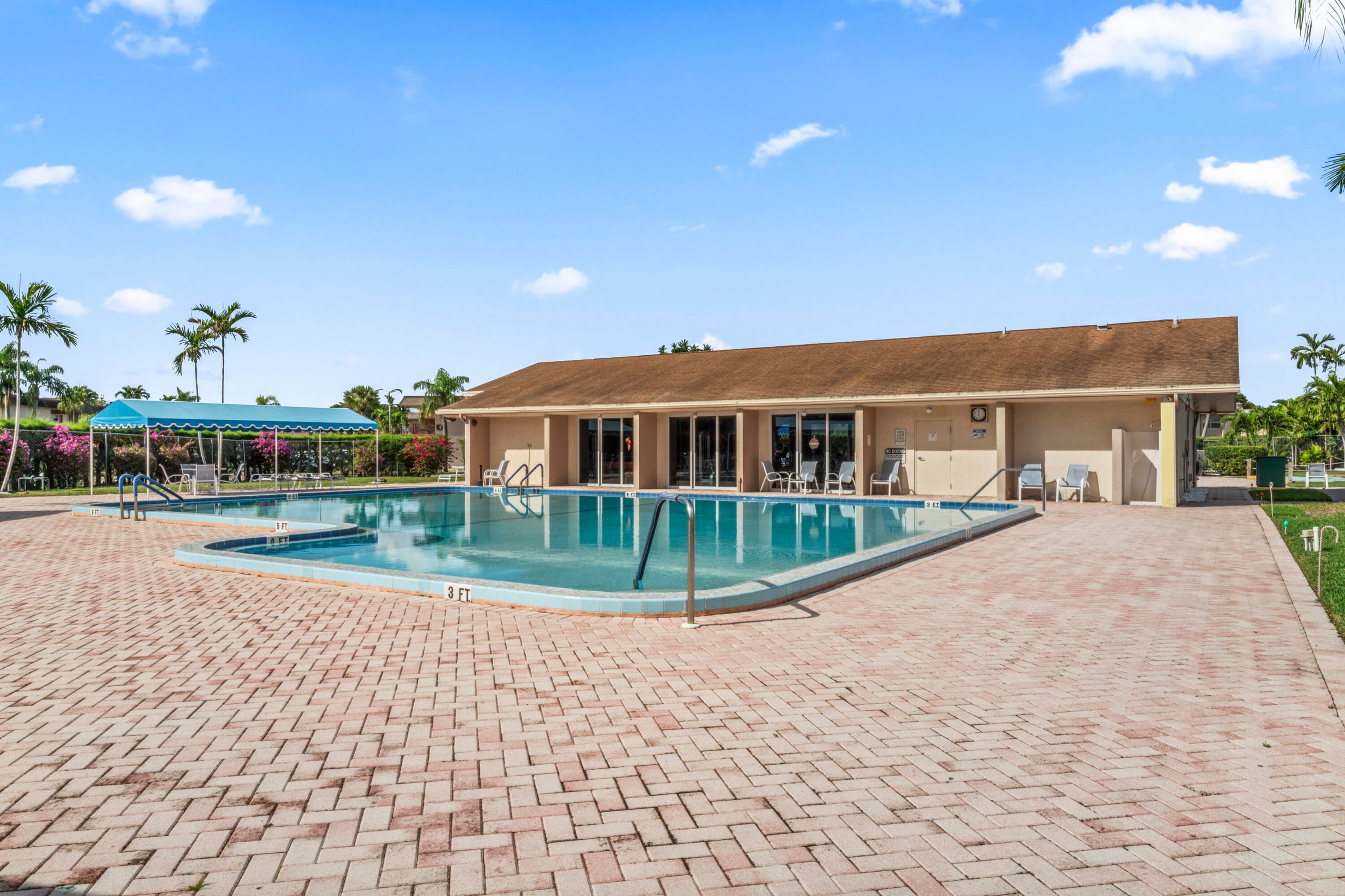 225 Bonnie Boulevard 302, Palm Springs, FL 33461 26
