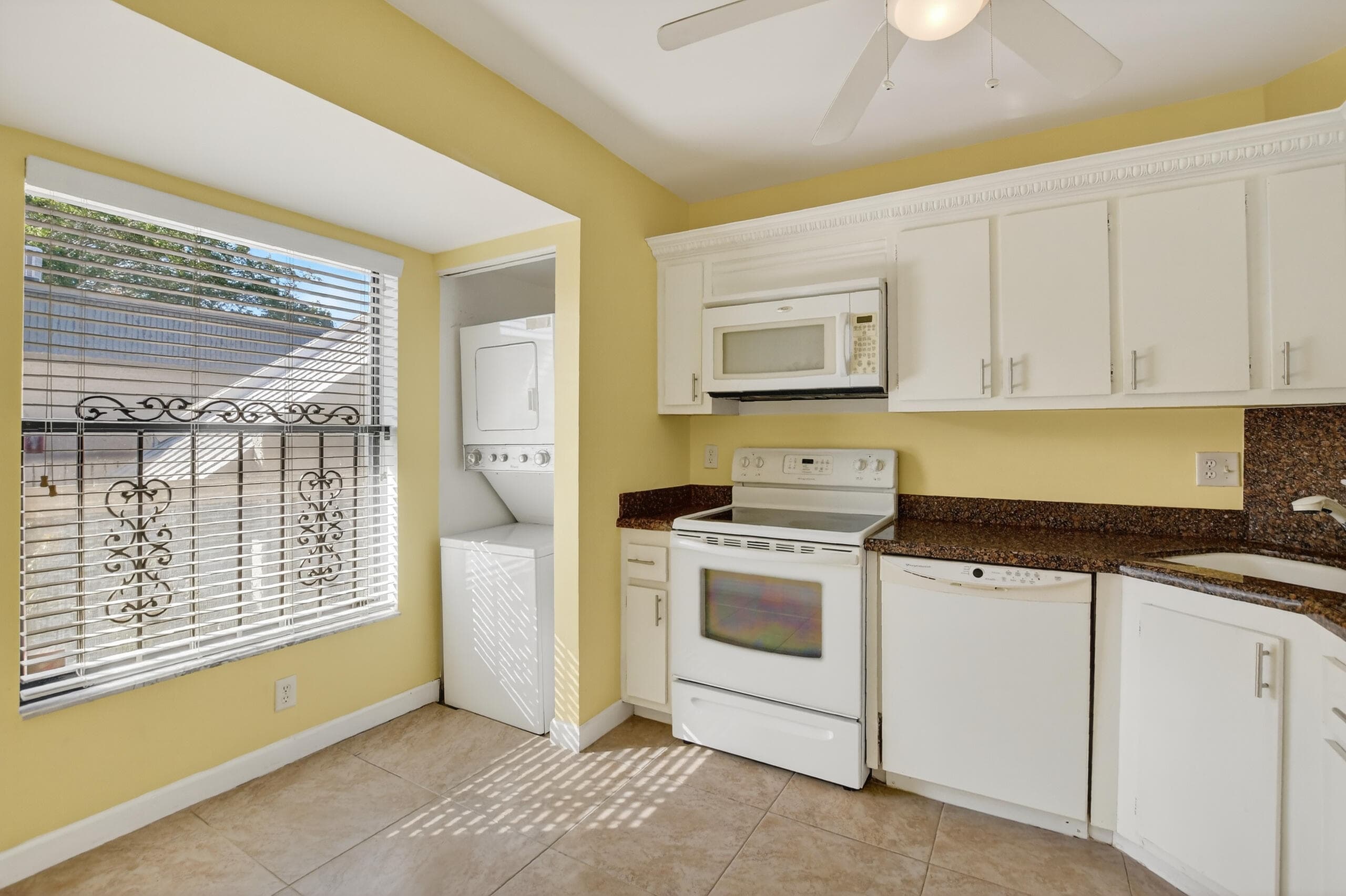 265 SE 10th Street 11c, Deerfield Beach, FL 33441 15