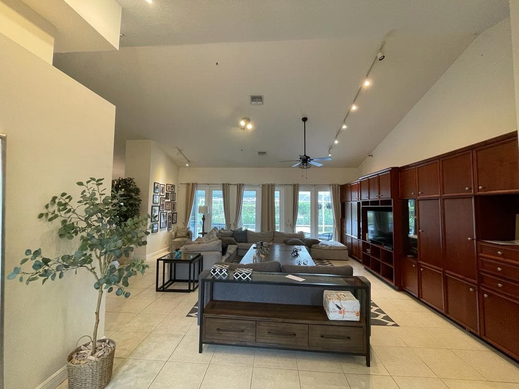 1111 SE Westchester Drive, Port St. Lucie, FL 34952 3