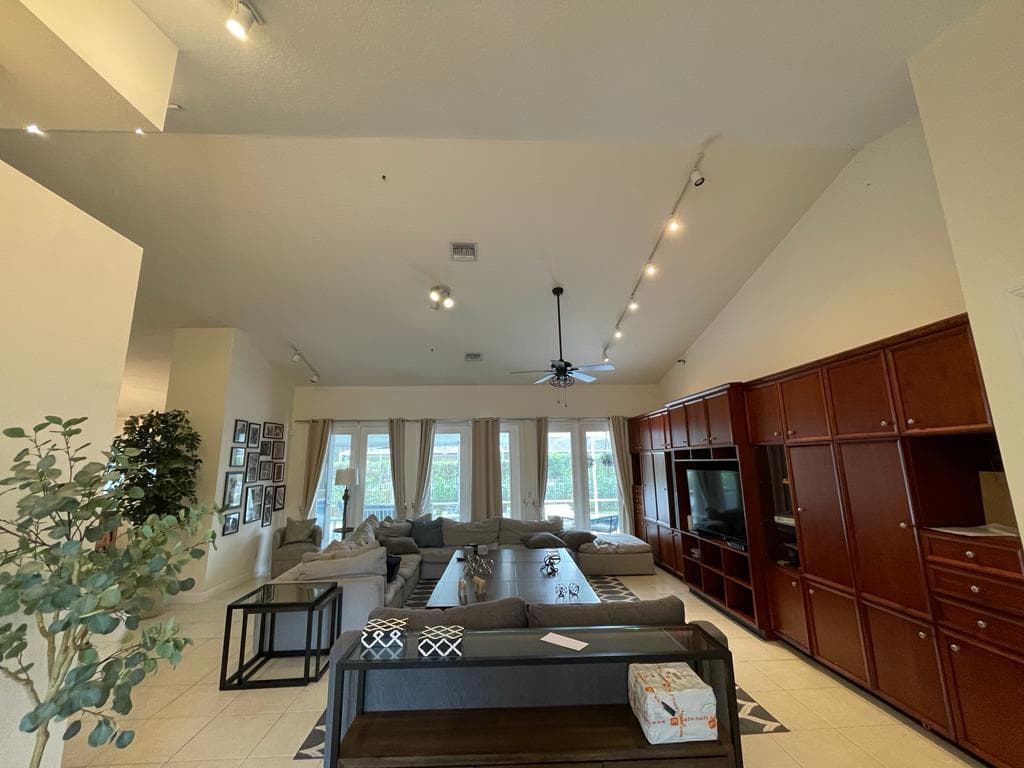 1111 SE Westchester Drive, Port St. Lucie, FL 34952 4