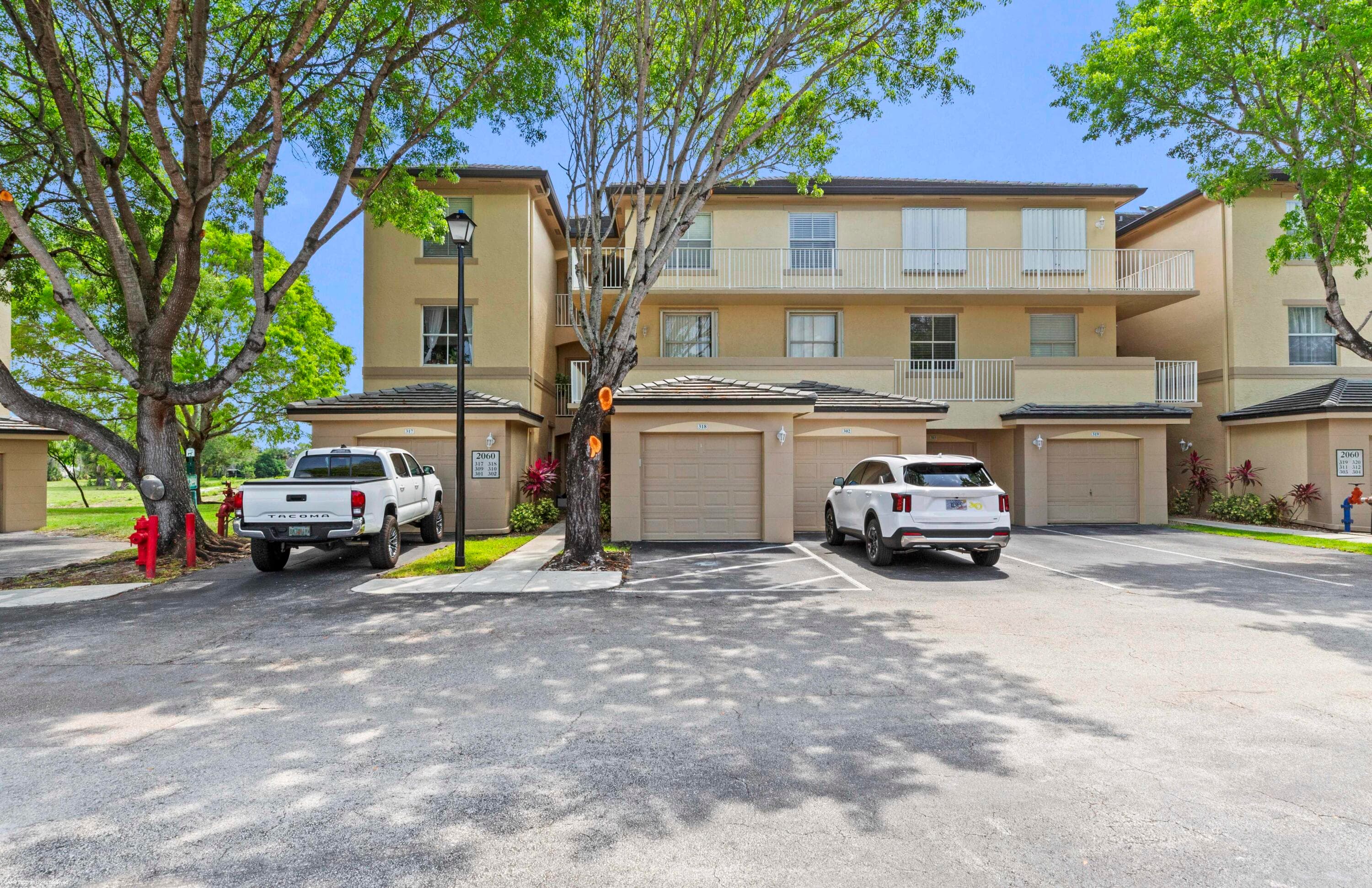 2060 Greenview Shores Boulevard 318, Wellington, FL 33414
