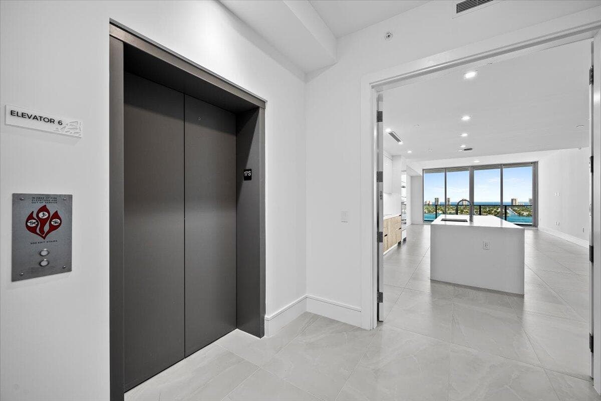 220 Lake Shore Drive 1706, Lake Park, FL 33403 2