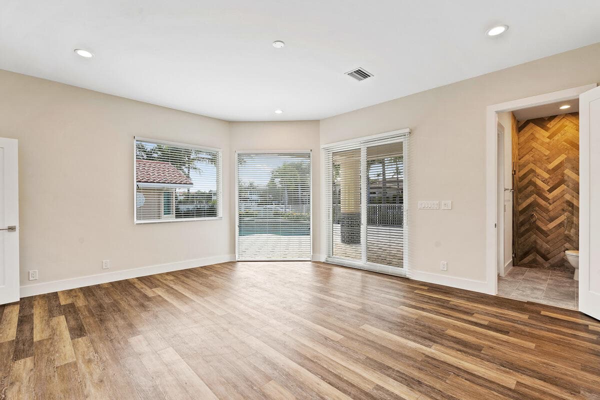 533 E Alexander Palm Road, Boca Raton, FL 33432 32