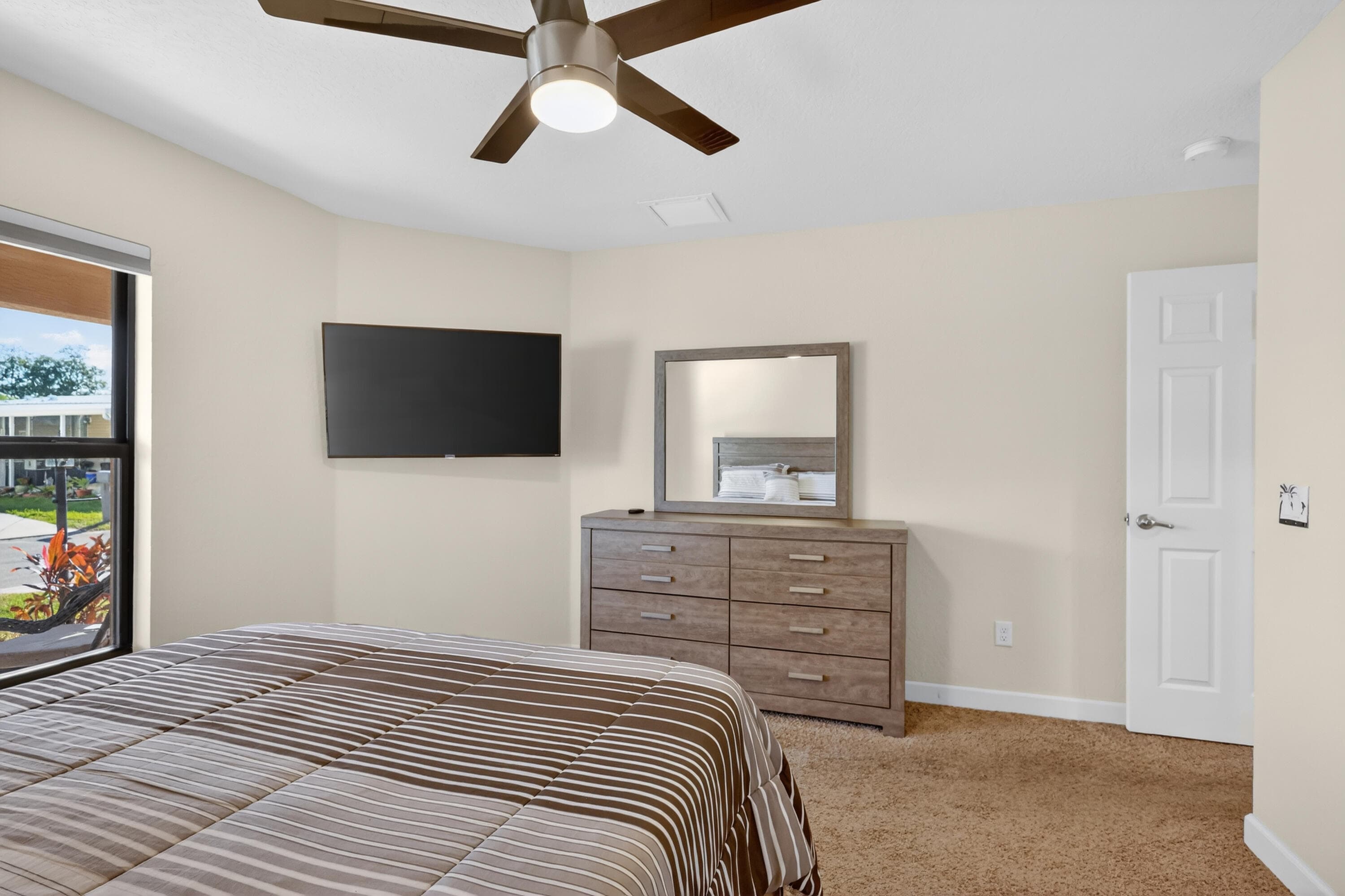 3 Los Gatos Lane, Port St. Lucie, FL 34952 32