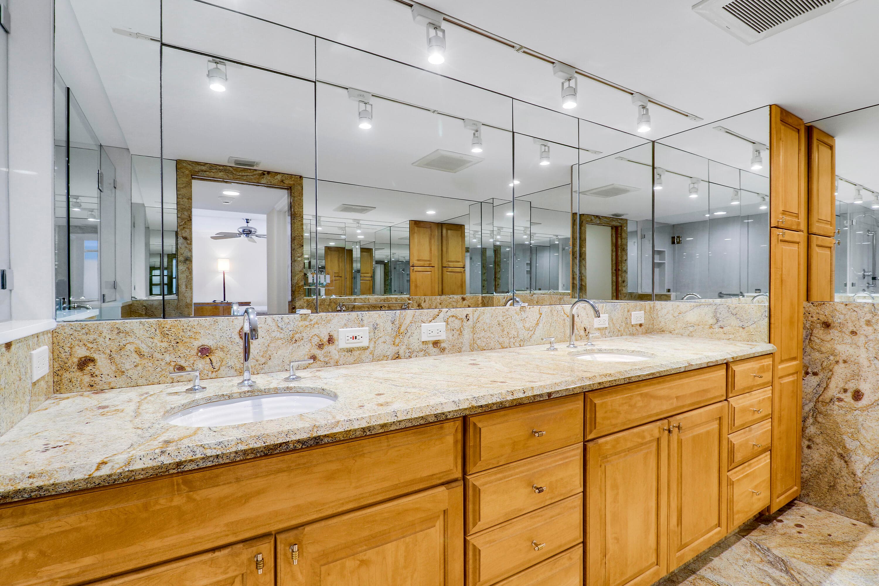5380 N Ocean Drive 20b, Singer Island, FL 33404 21