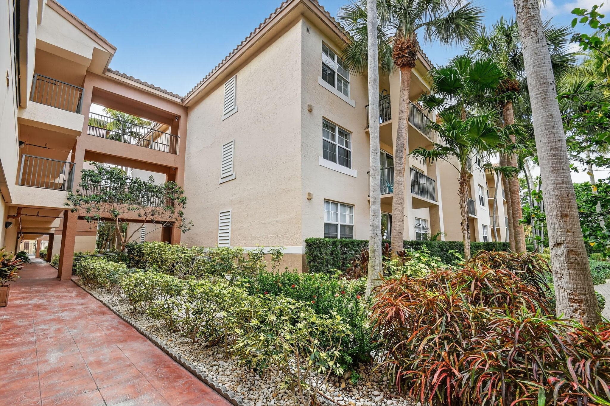 1805 N Flagler Drive 115, West Palm Beach, FL 33407 2