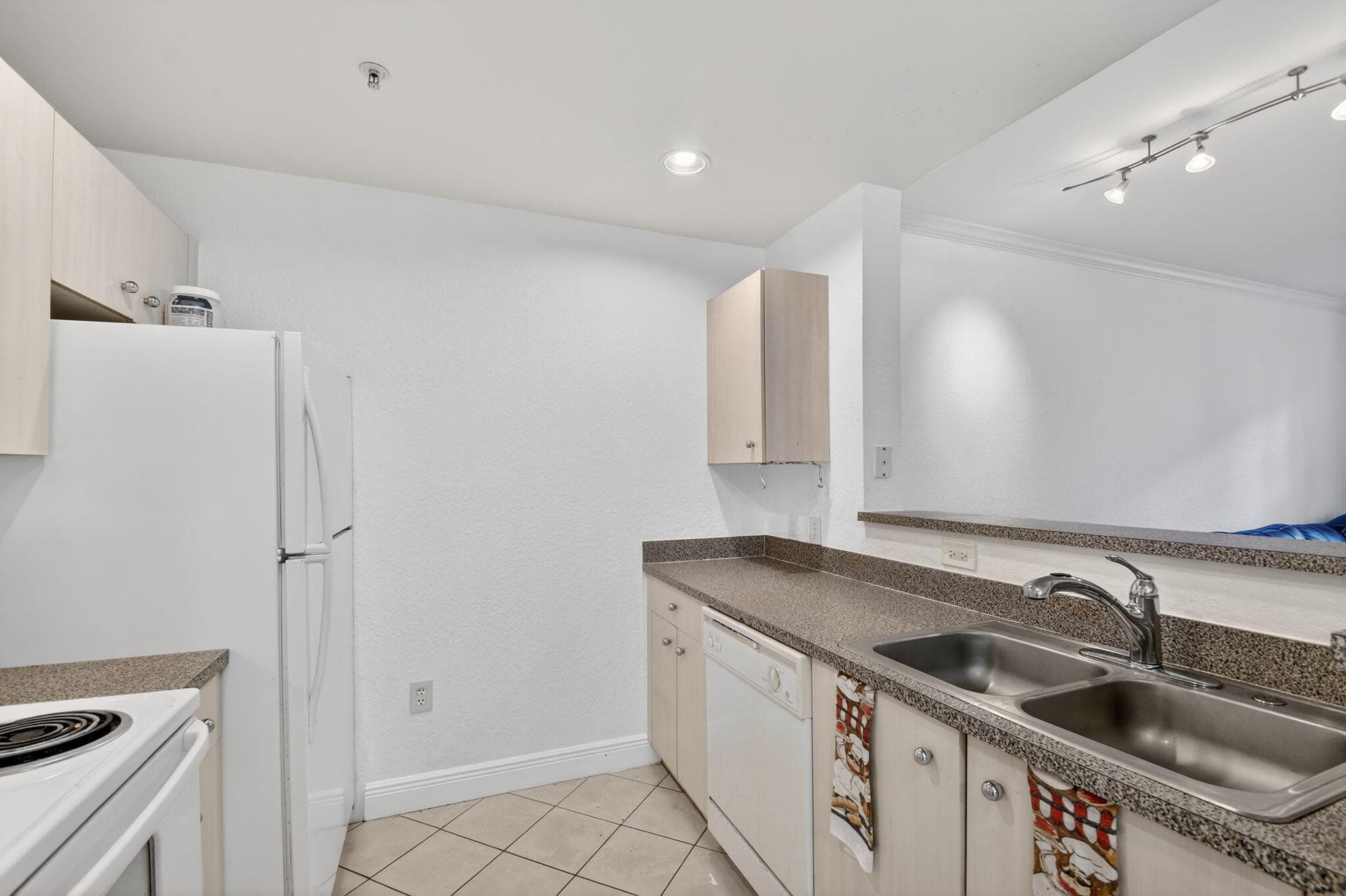 1805 N Flagler Drive 115, West Palm Beach, FL 33407 4