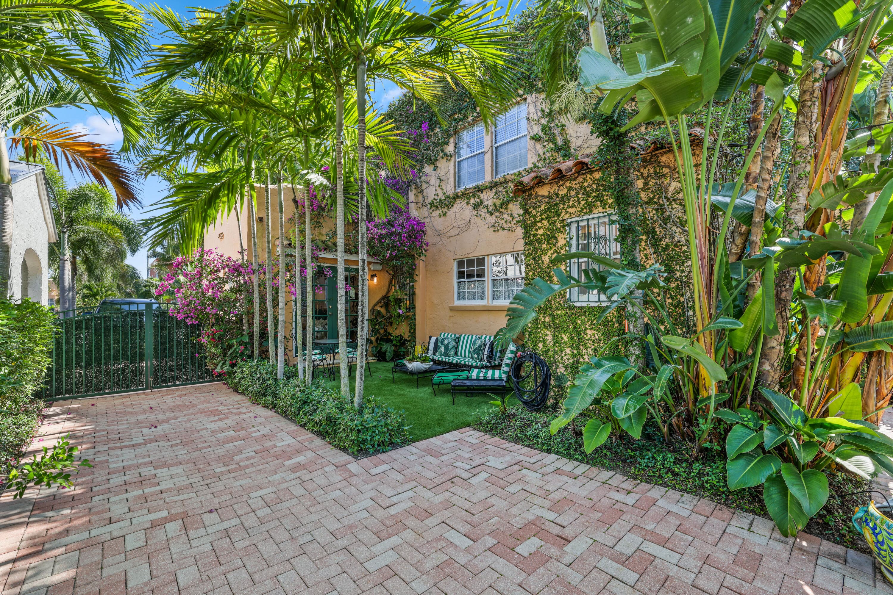 325 Greymon Drive, West Palm Beach, FL 33405 38