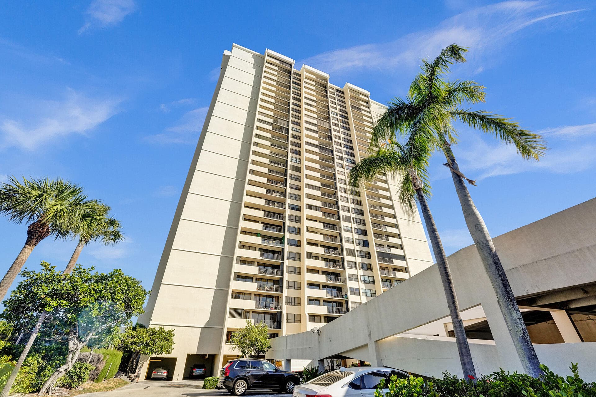 5600 N Flagler Drive 805, West Palm Beach, FL 33407