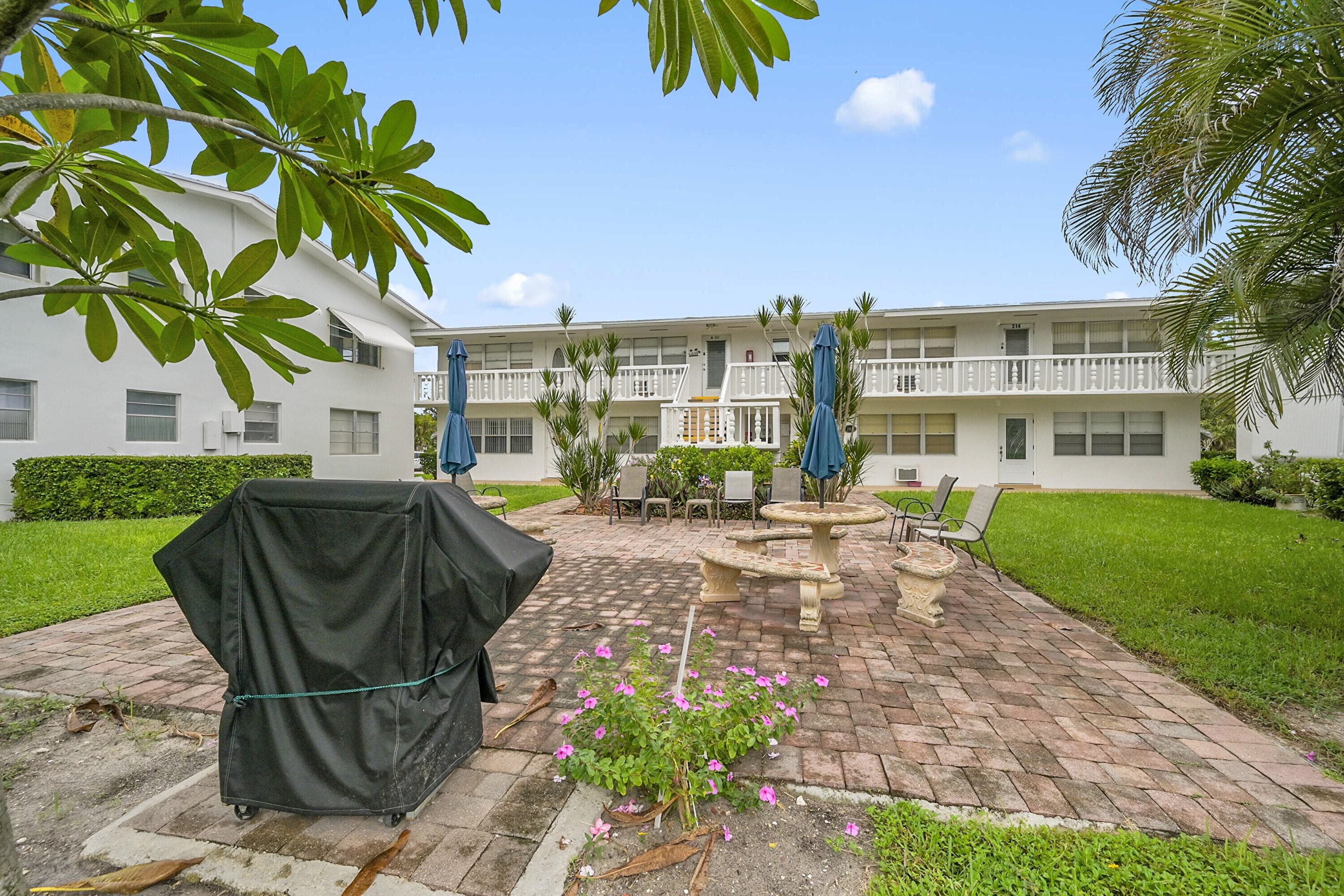 312 Sheffield M, West Palm Beach, FL 33417 19