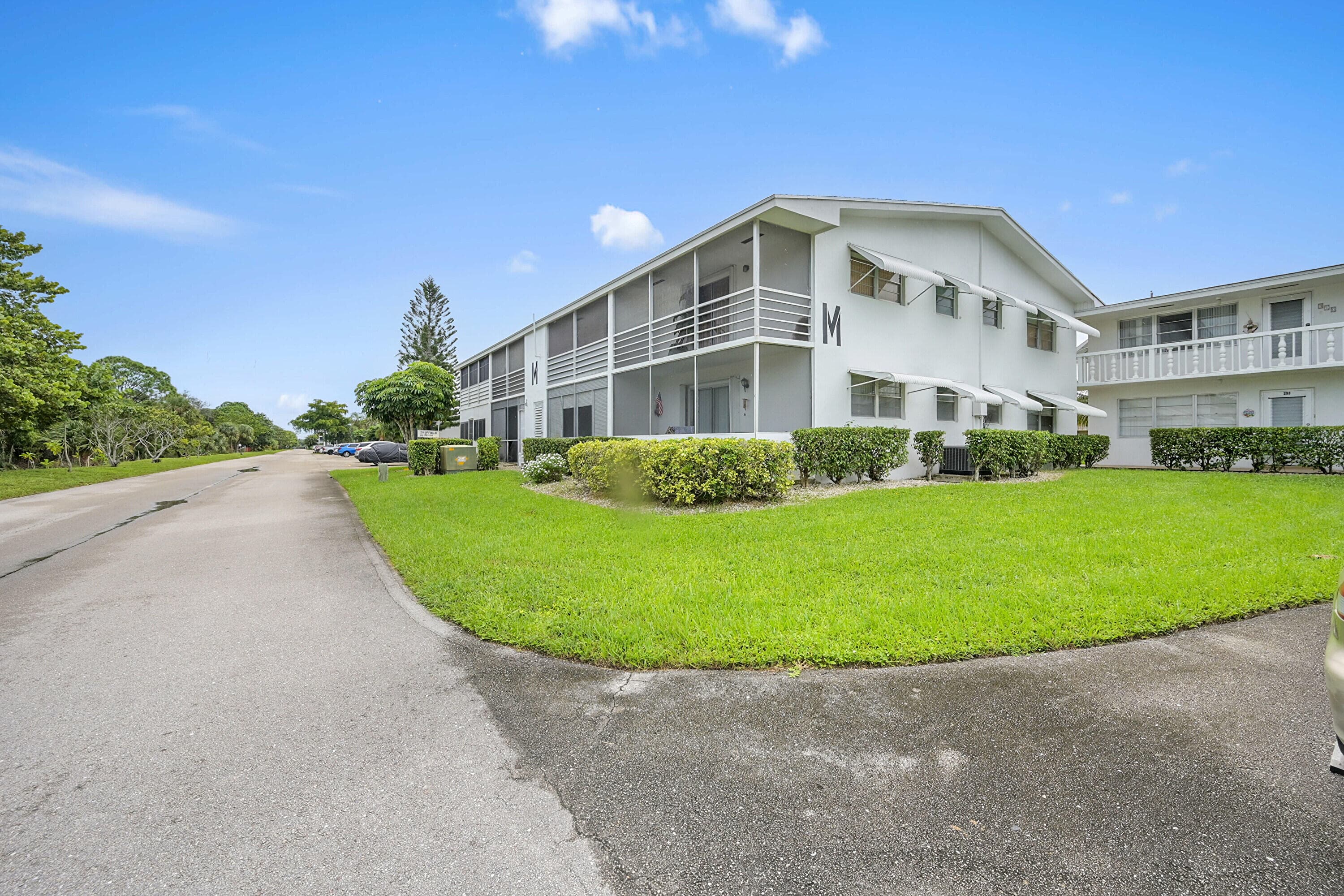 312 Sheffield M, West Palm Beach, FL 33417 2