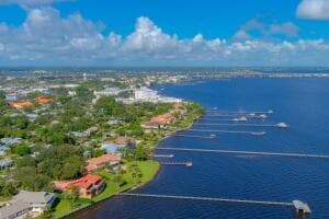 901 SE Riverside Drive, Stuart, FL 34994 19