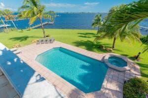 901 SE Riverside Drive, Stuart, FL 34994 25