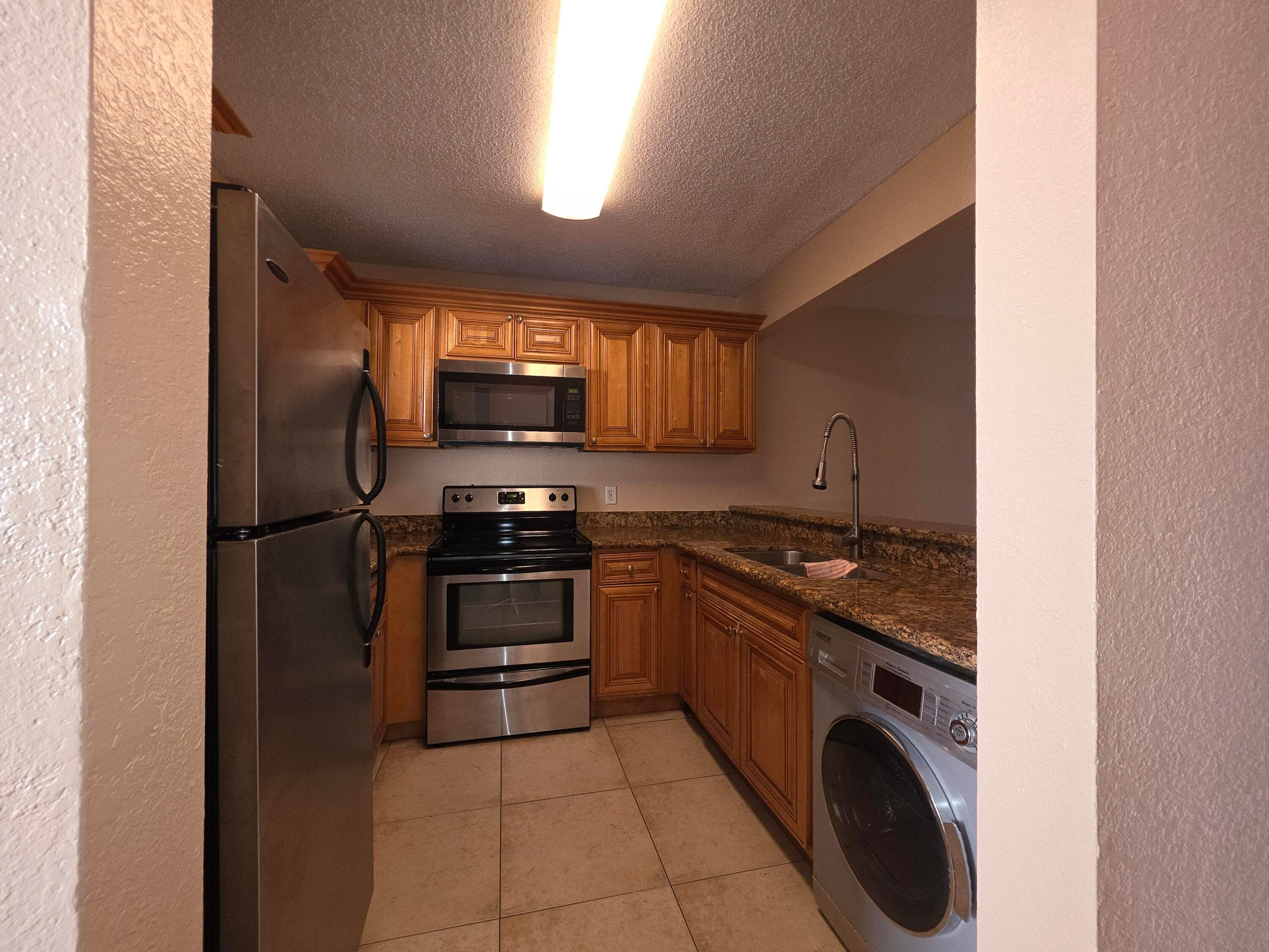 1542 Lake Crystal Drive H, West Palm Beach, FL 33411 4