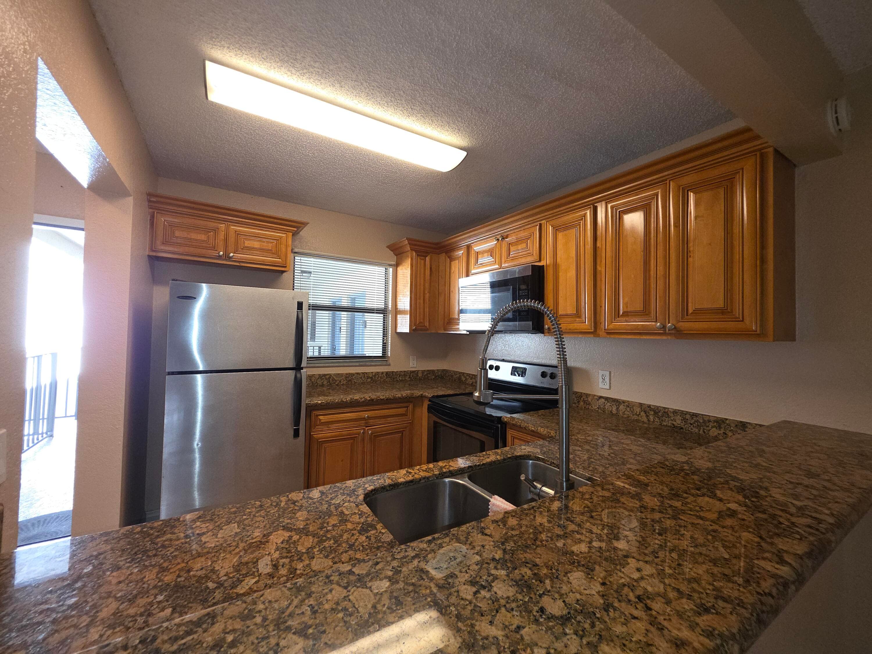 1542 Lake Crystal Drive H, West Palm Beach, FL 33411 5