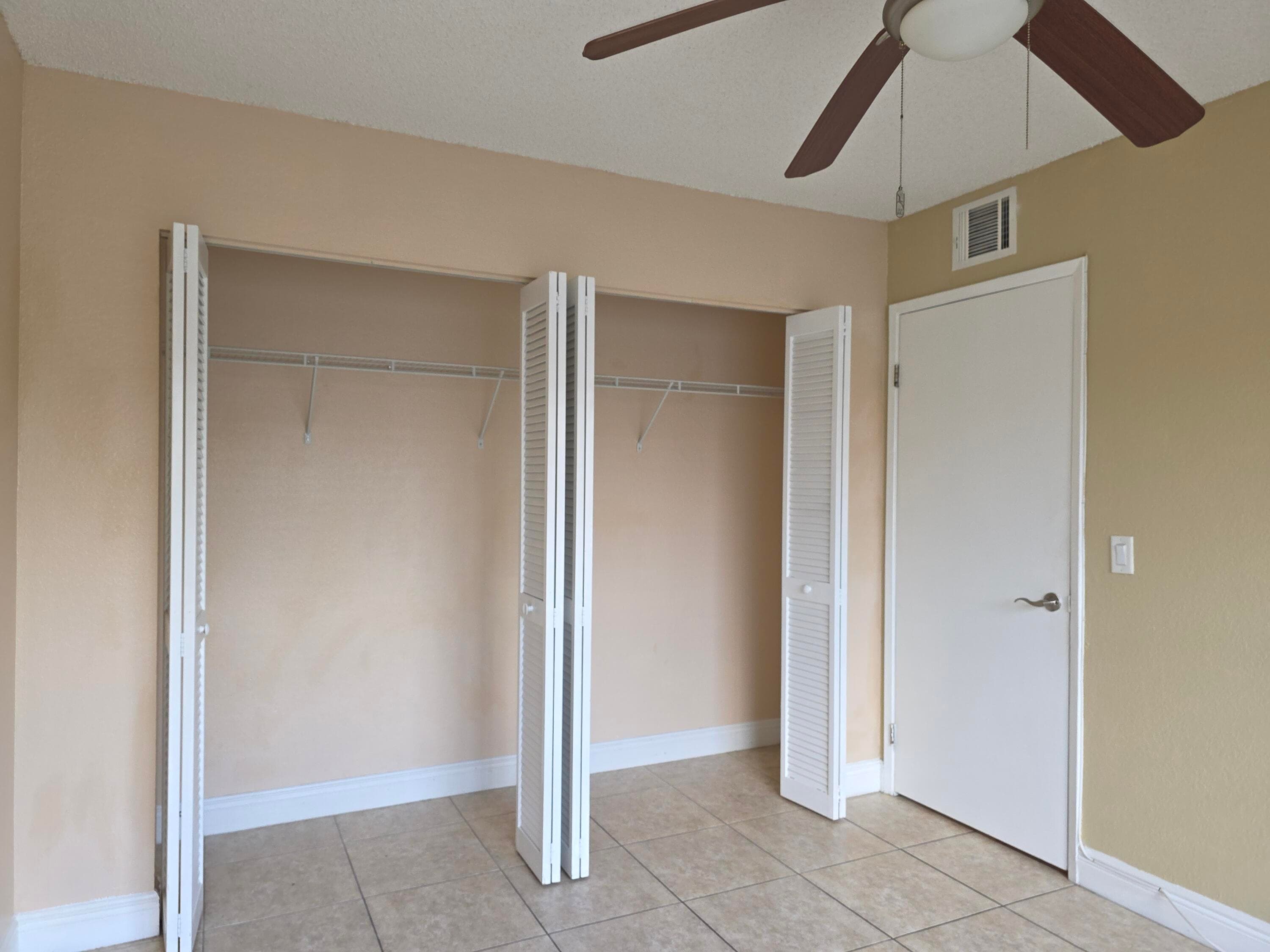 1542 Lake Crystal Drive H, West Palm Beach, FL 33411 11