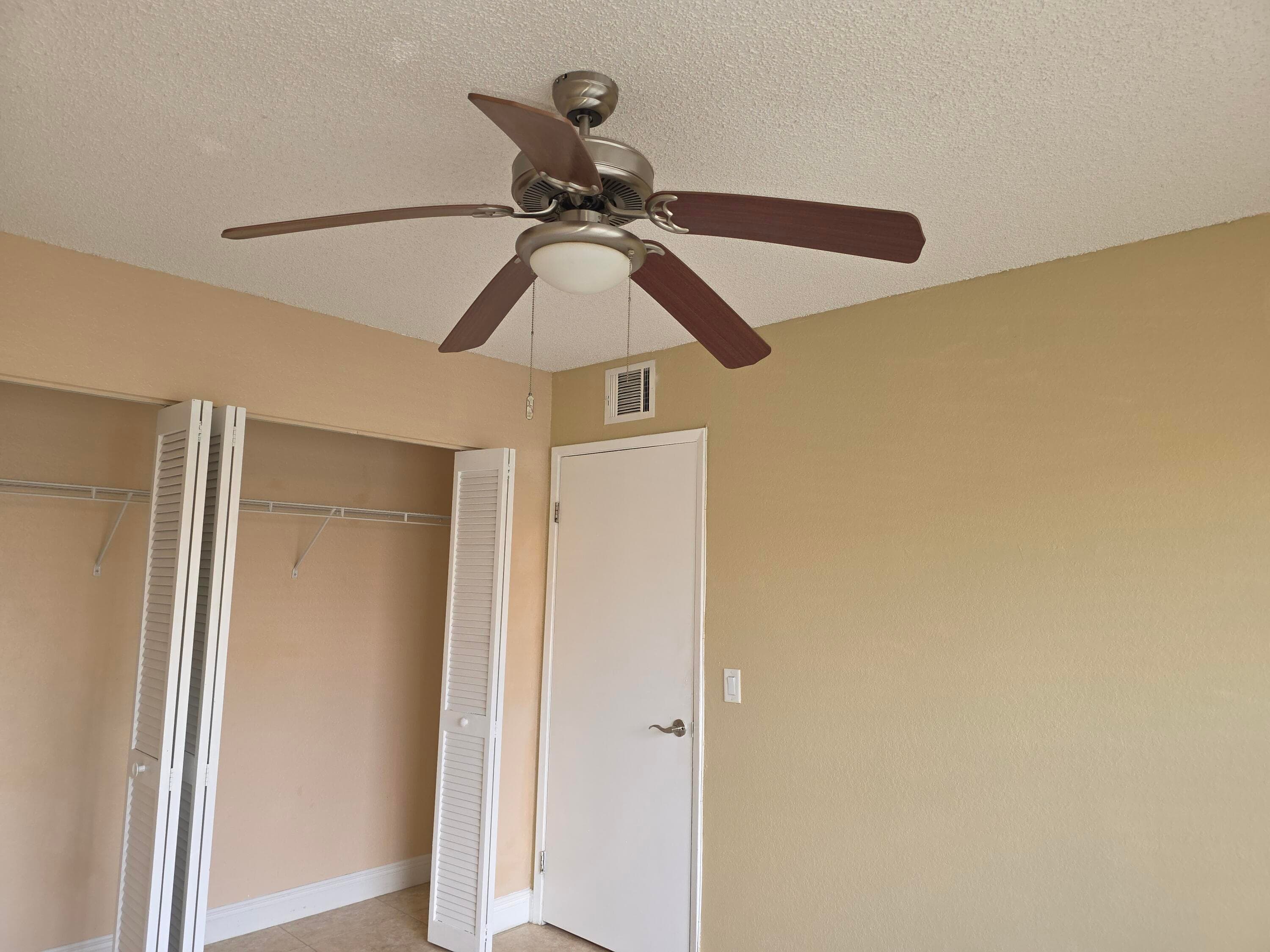 1542 Lake Crystal Drive H, West Palm Beach, FL 33411 12