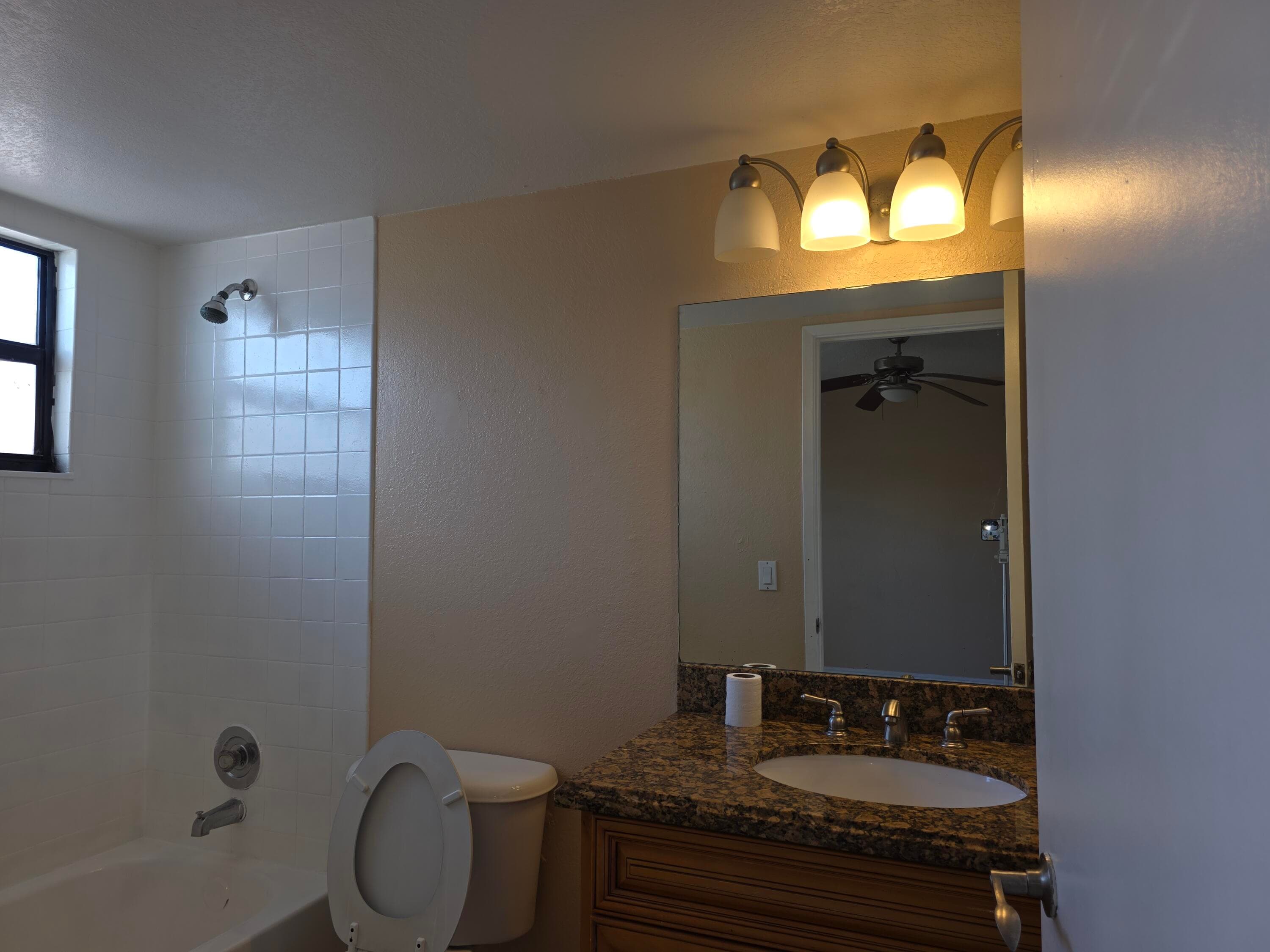 1542 Lake Crystal Drive H, West Palm Beach, FL 33411 25