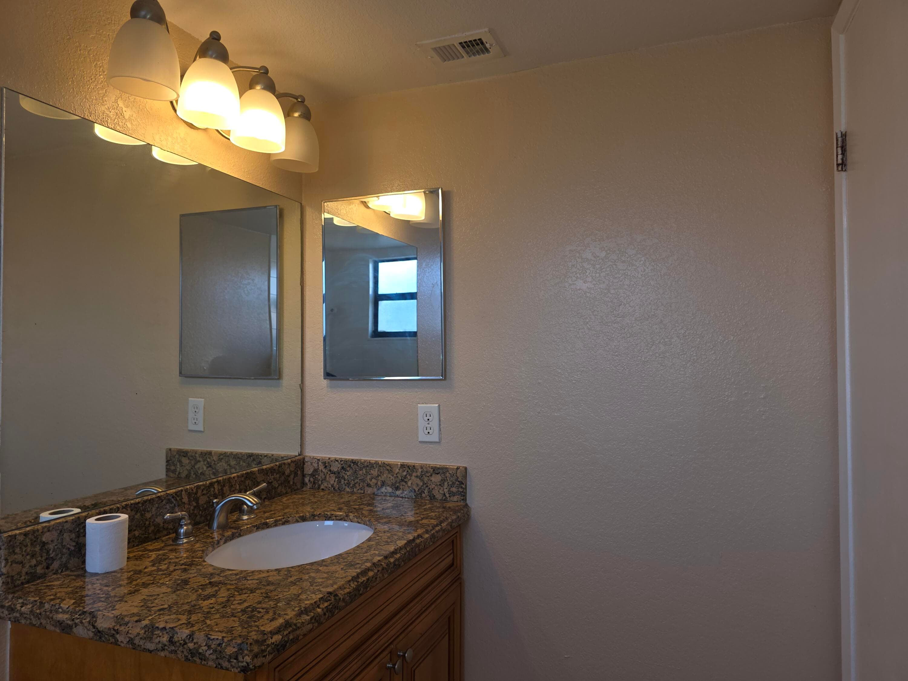 1542 Lake Crystal Drive H, West Palm Beach, FL 33411 27