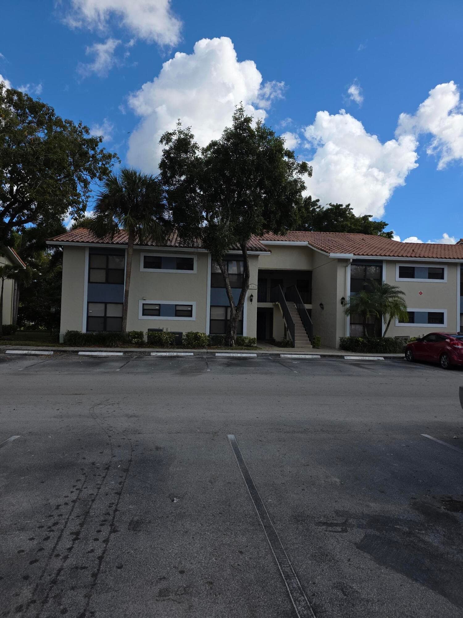 1542 Lake Crystal Drive H, West Palm Beach, FL 33411
