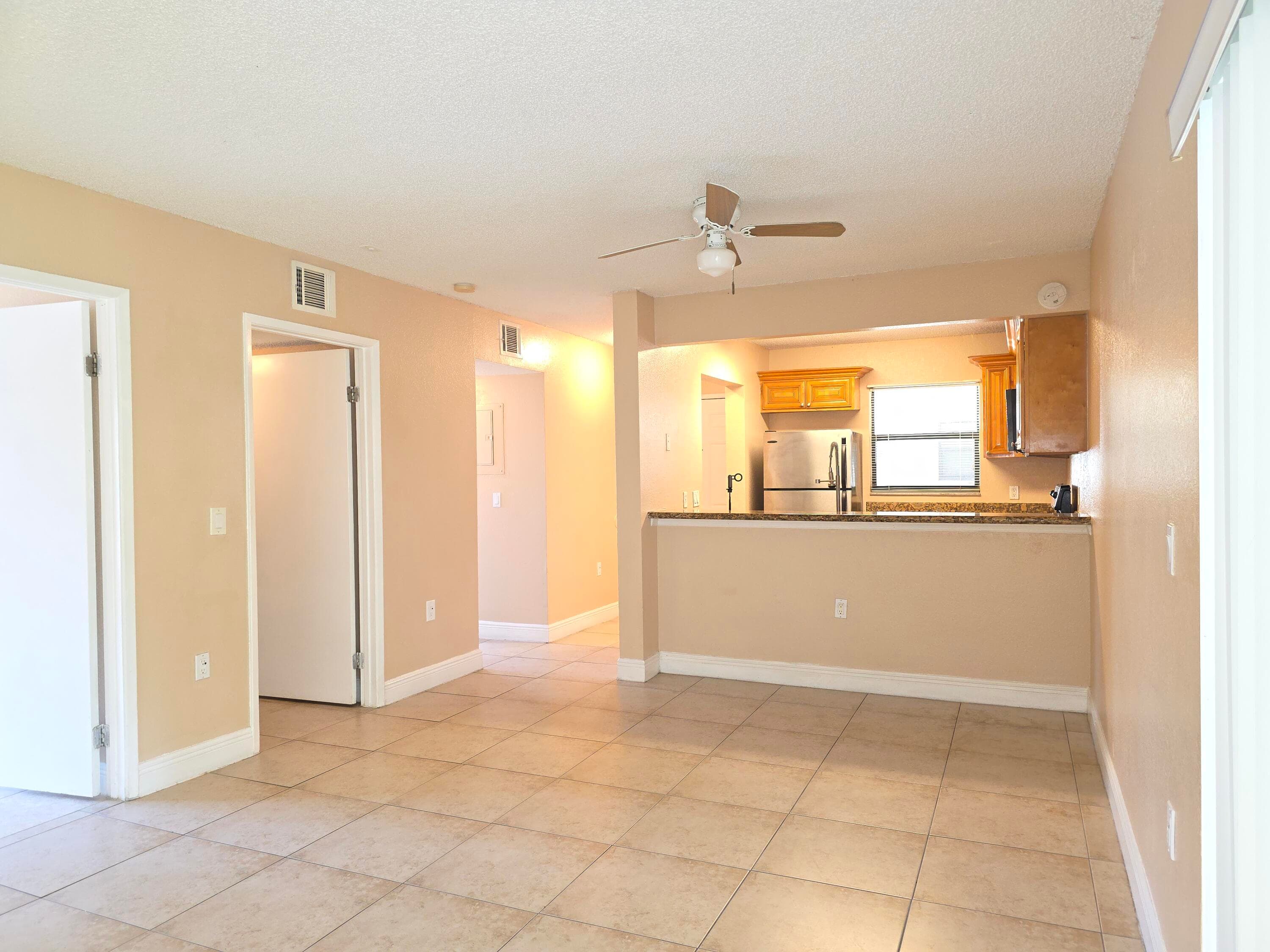 1542 Lake Crystal Drive H, West Palm Beach, FL 33411 8