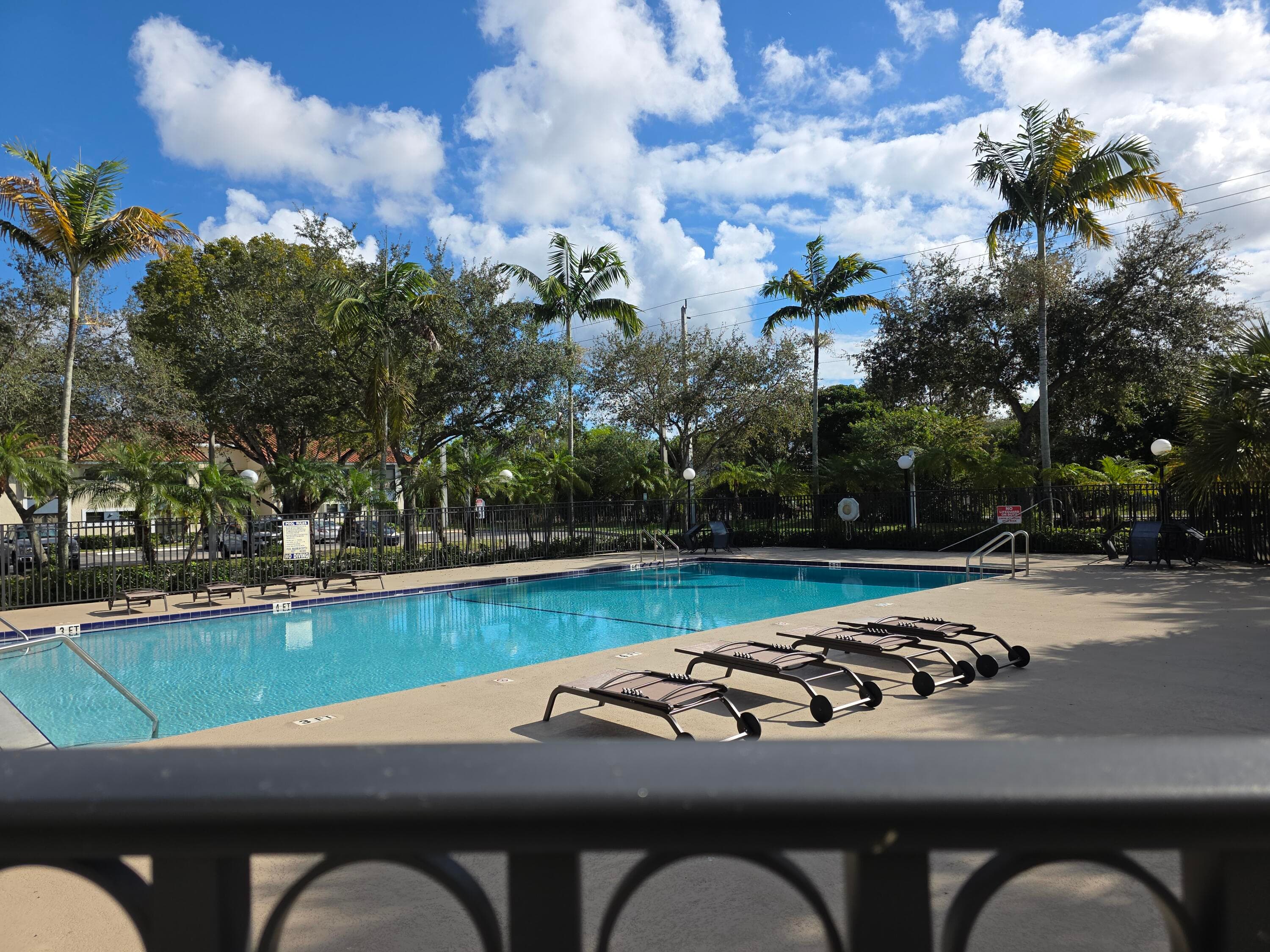 1542 Lake Crystal Drive H, West Palm Beach, FL 33411 35