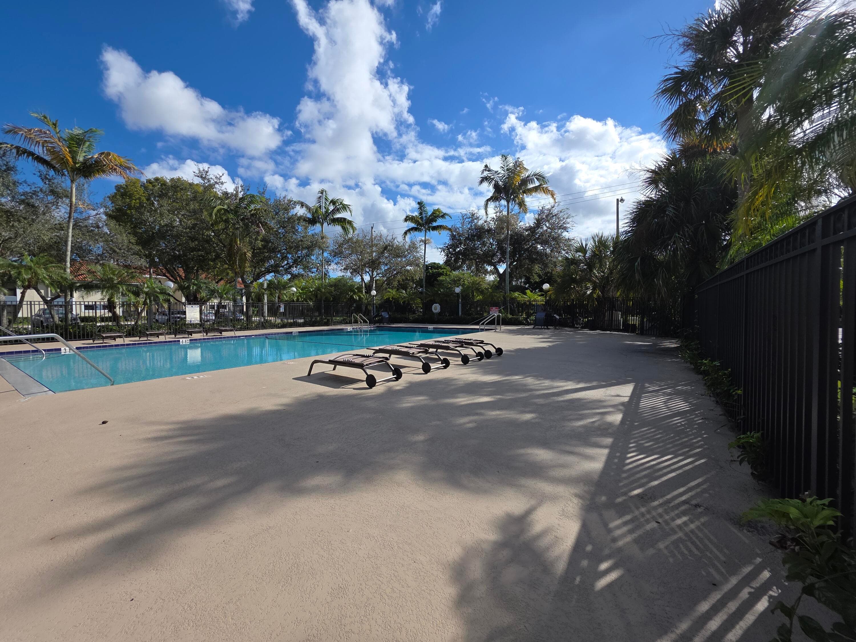 1542 Lake Crystal Drive H, West Palm Beach, FL 33411 37