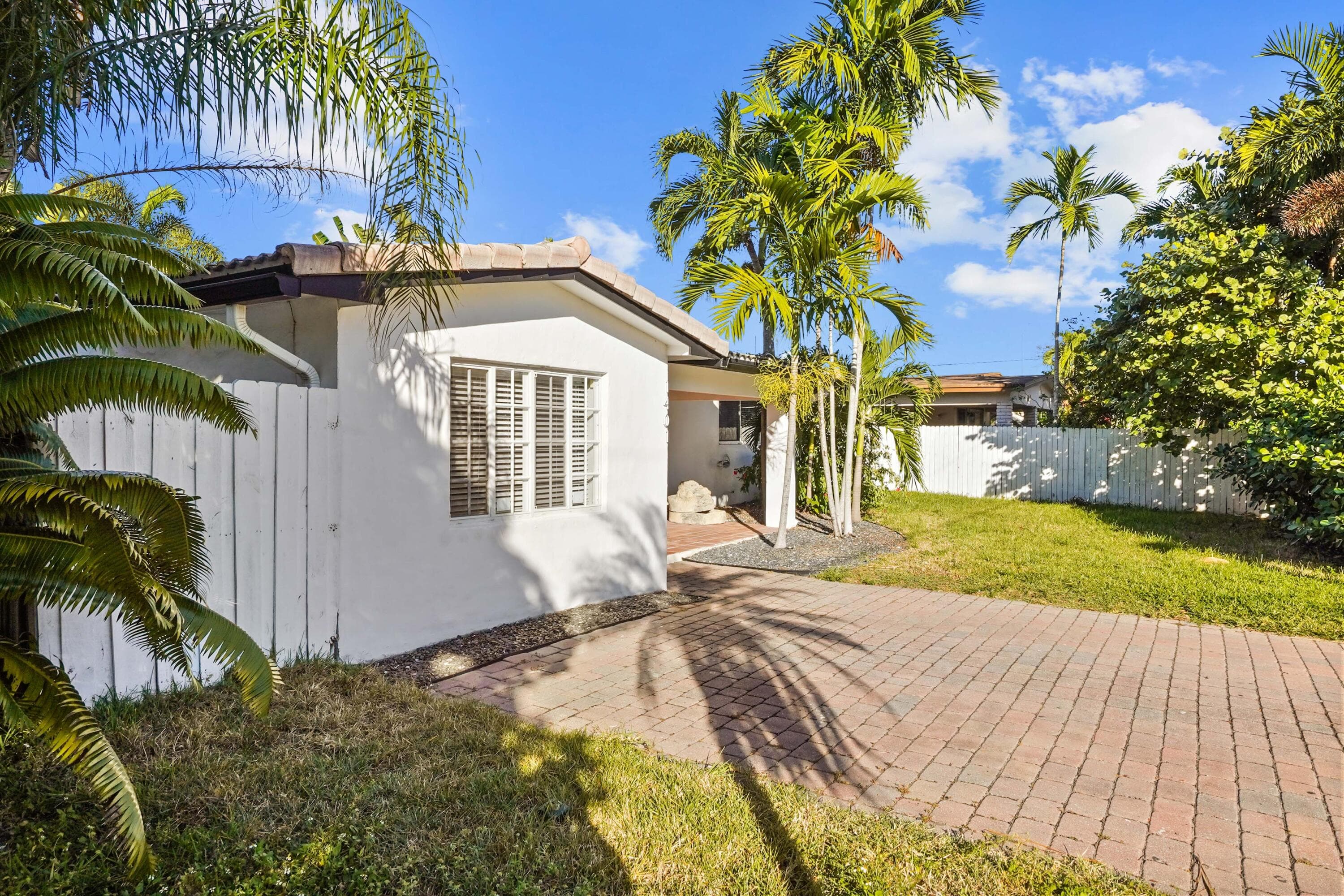 1401 NE 14th Street, Fort Lauderdale, FL 33304 24