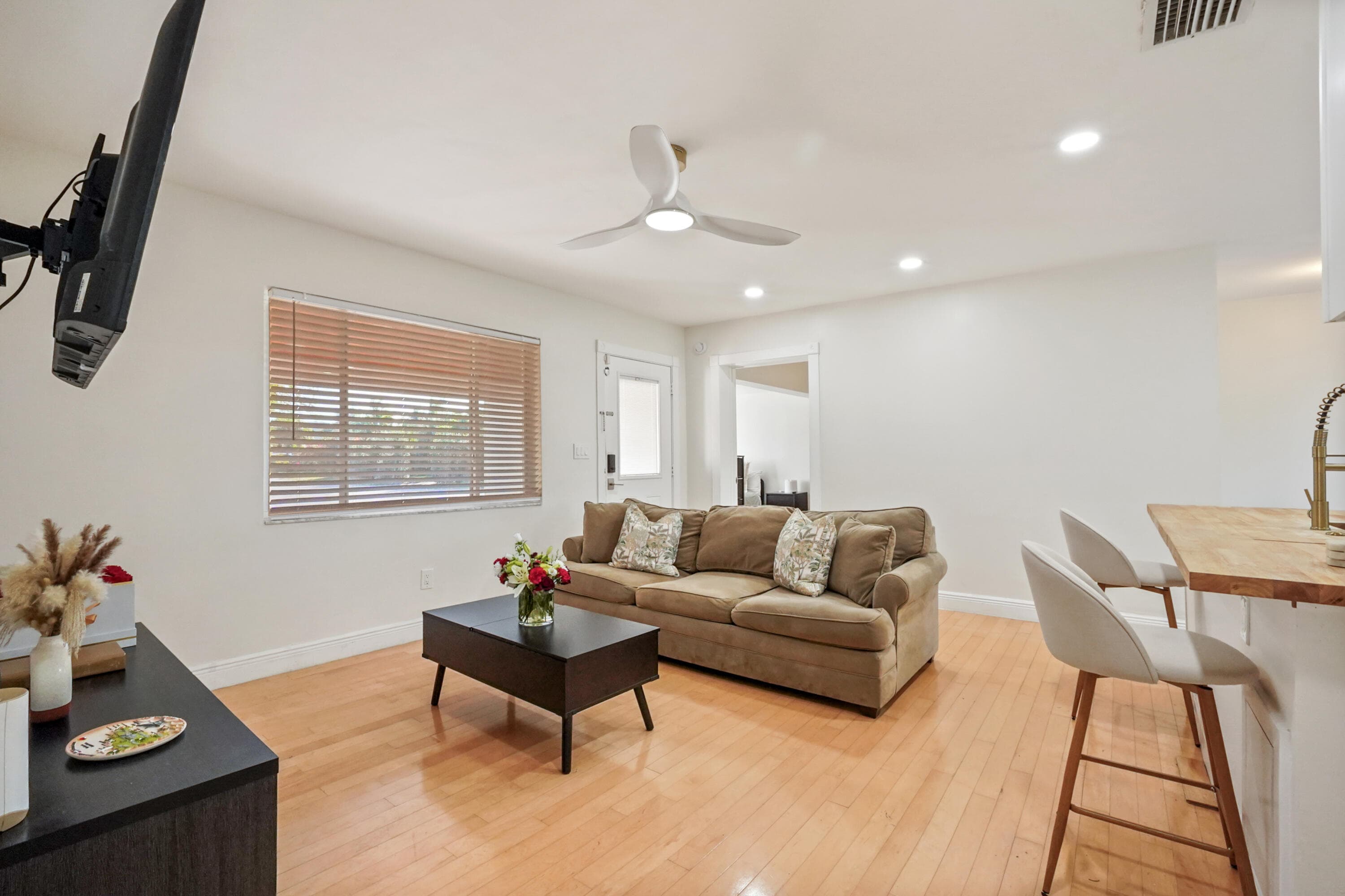 1401 NE 14th Street, Fort Lauderdale, FL 33304 10