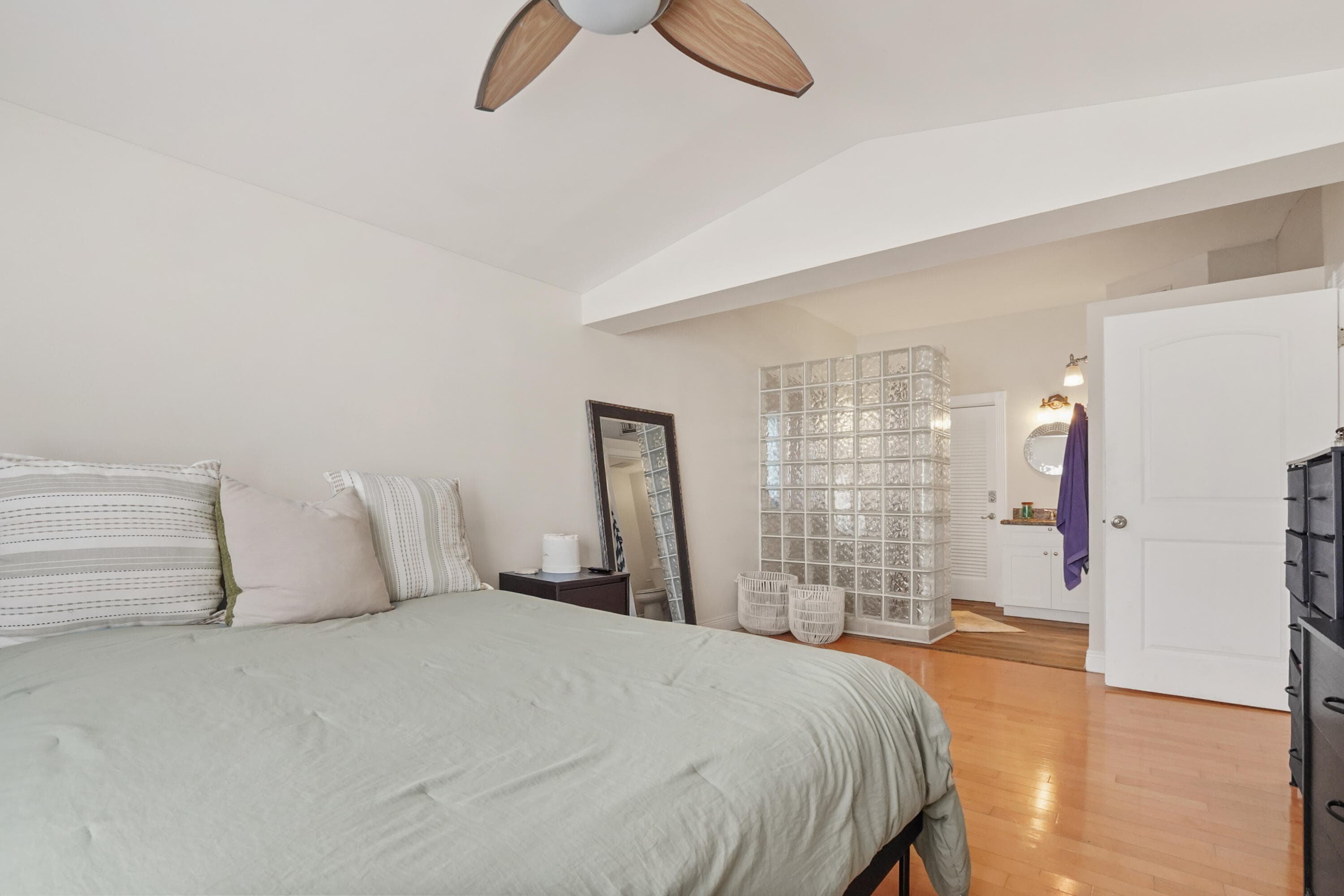 1401 NE 14th Street, Fort Lauderdale, FL 33304 12