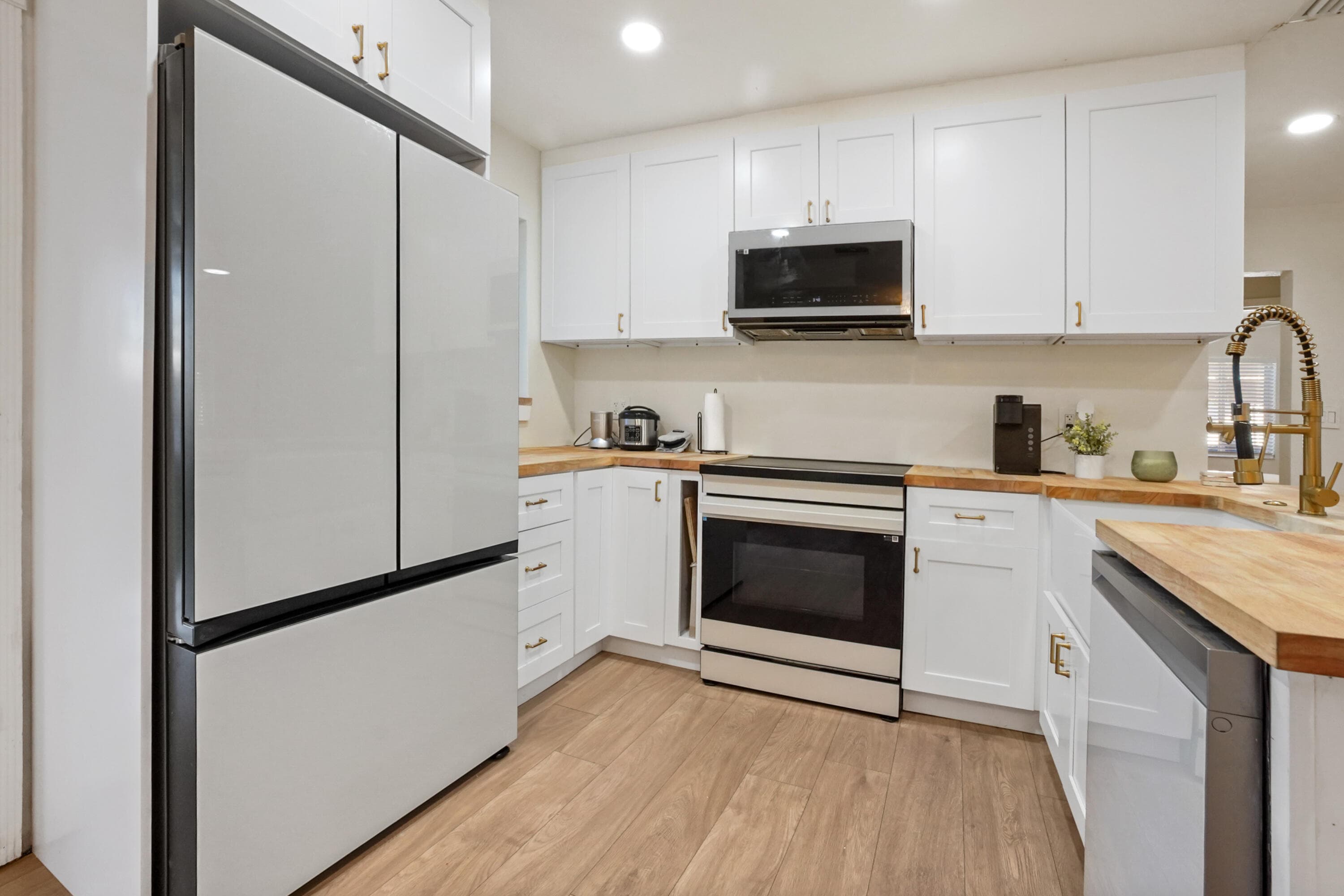 1401 NE 14th Street, Fort Lauderdale, FL 33304 8
