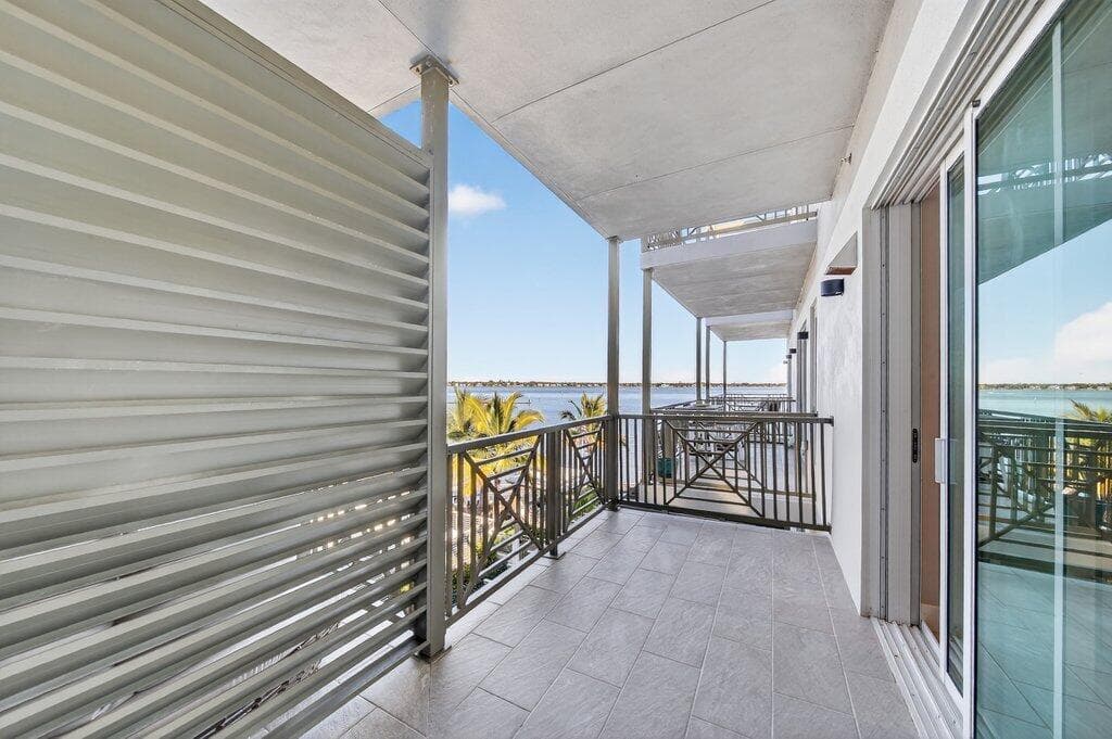 41 SW Seminole Street 304, Stuart, FL 34994 17