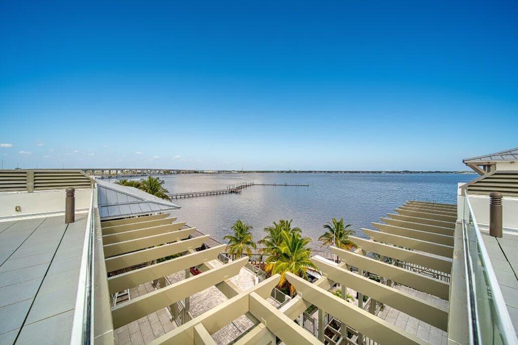 41 SW Seminole Street 304, Stuart, FL 34994 26