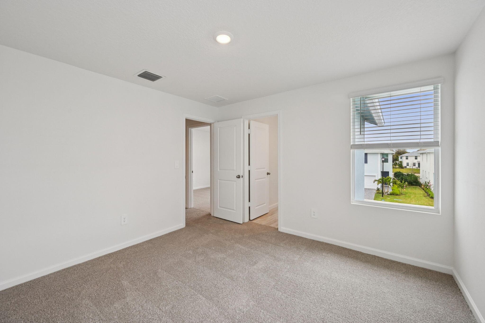 568 Salisbury Circle, Fort Pierce, FL 34982 23