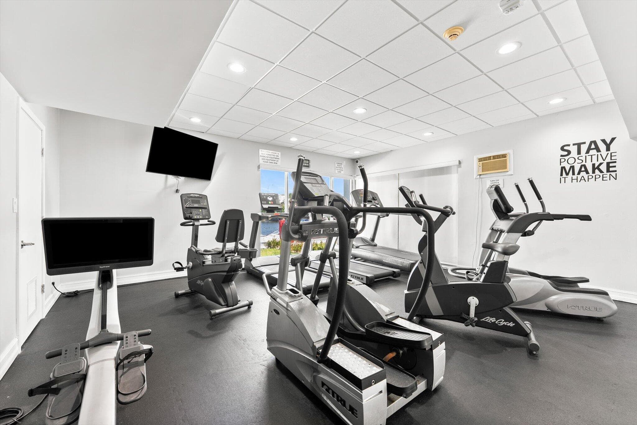 1160 N Federal Highway 221, Fort Lauderdale, FL 33304 47