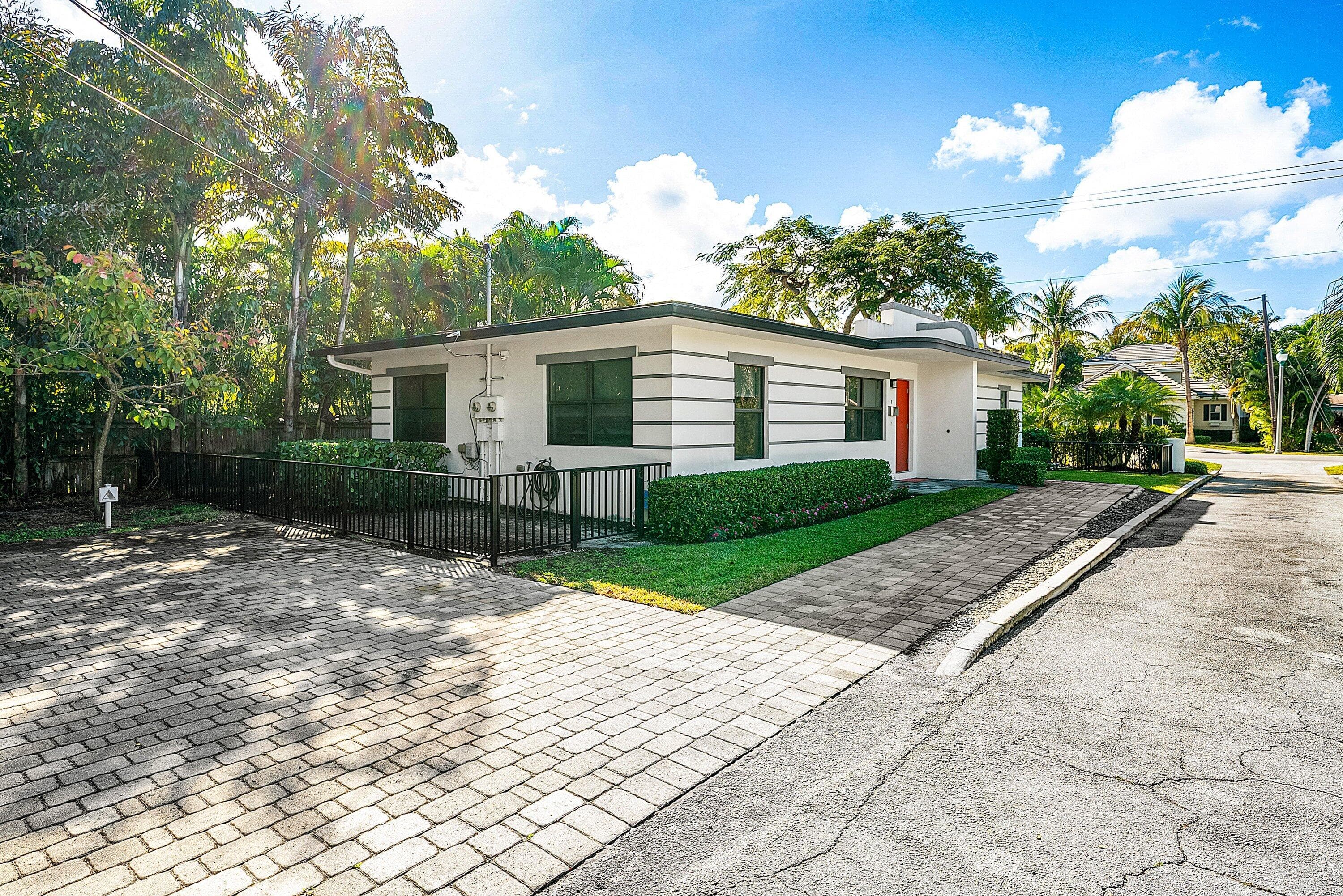215 N Swinton Avenue, Delray Beach, FL 33444 6