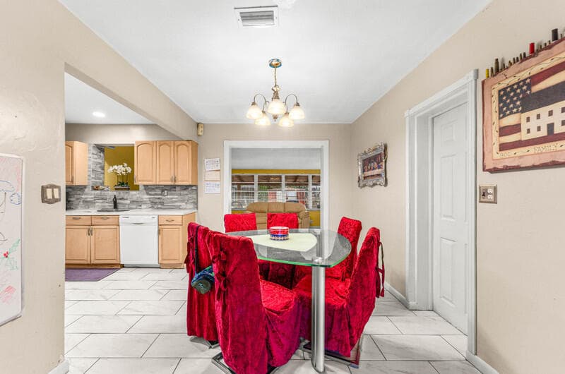 305 Henthorne Drive, Palm Springs, FL 33461 12
