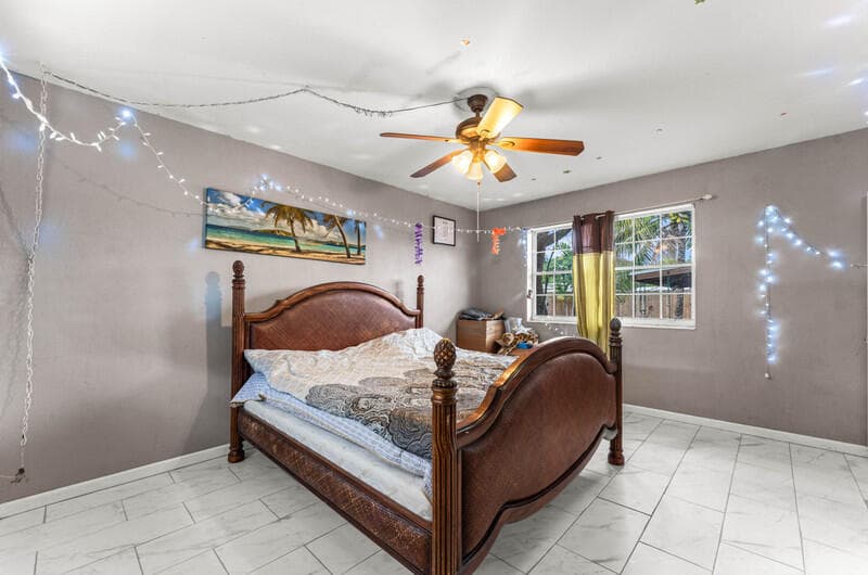 305 Henthorne Drive, Palm Springs, FL 33461 25