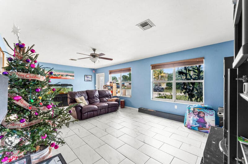 305 Henthorne Drive, Palm Springs, FL 33461 6