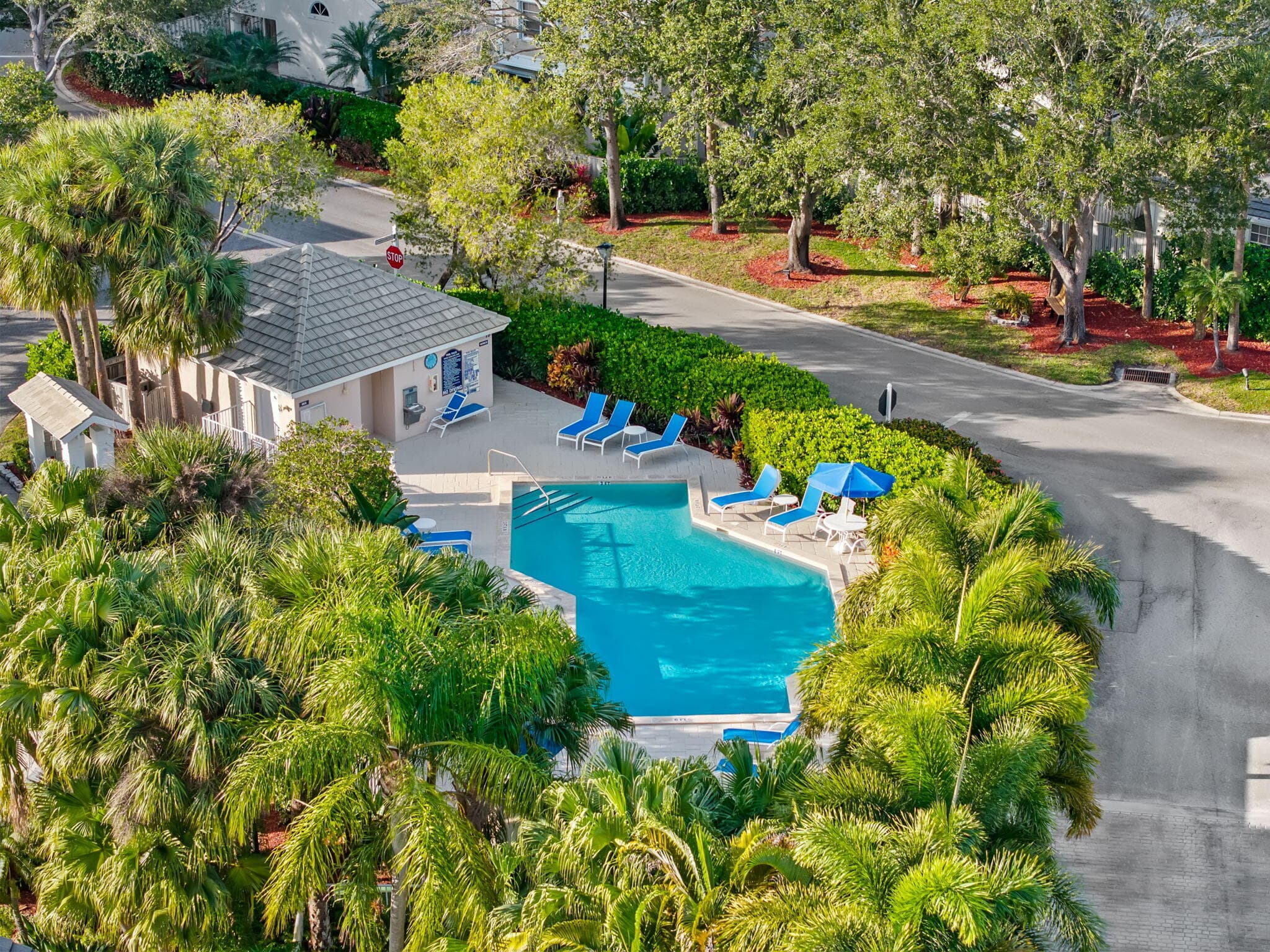 28 Governors Court, Palm Beach Gardens, FL 33418 33