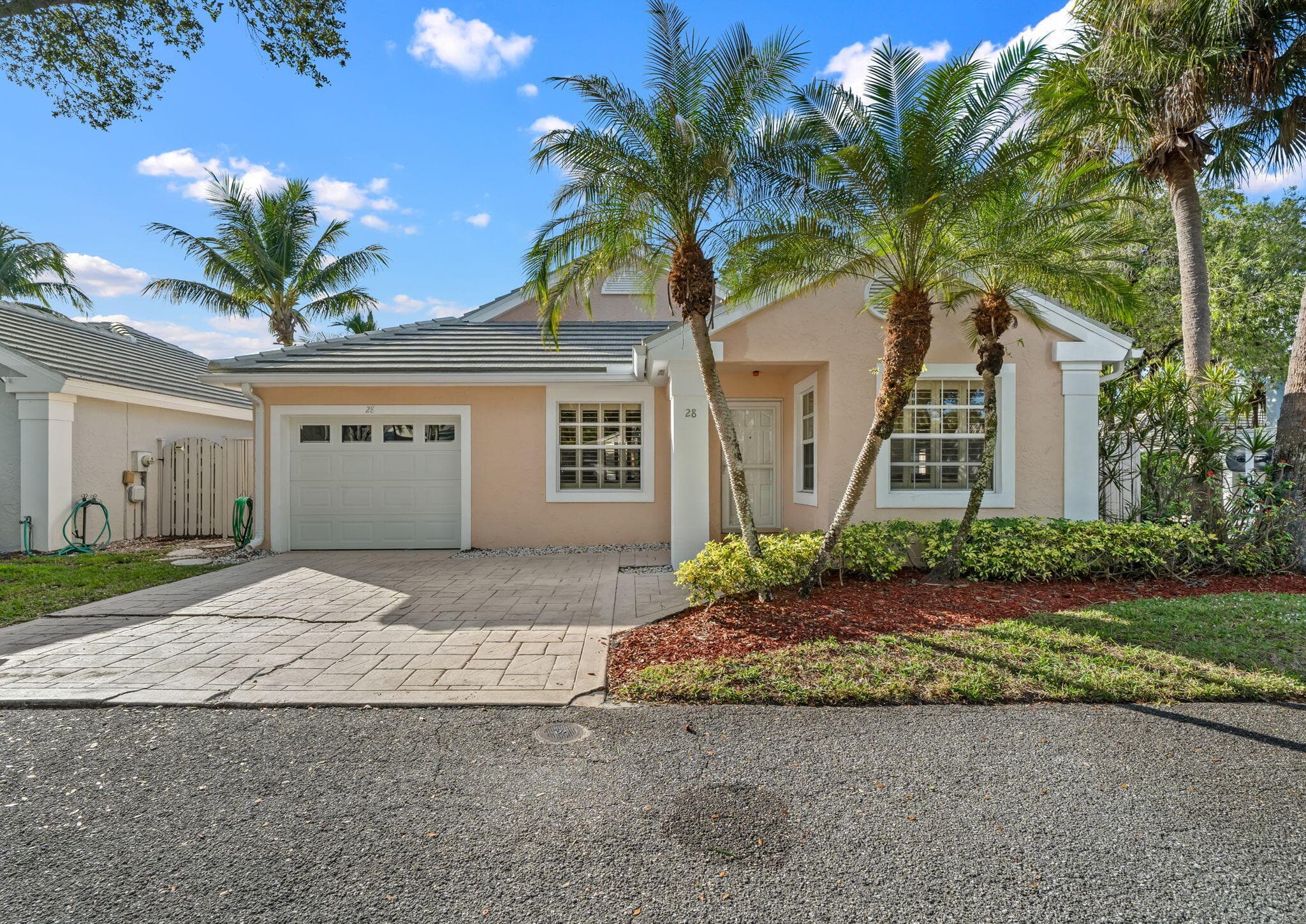 28 Governors Court, Palm Beach Gardens, FL 33418 2