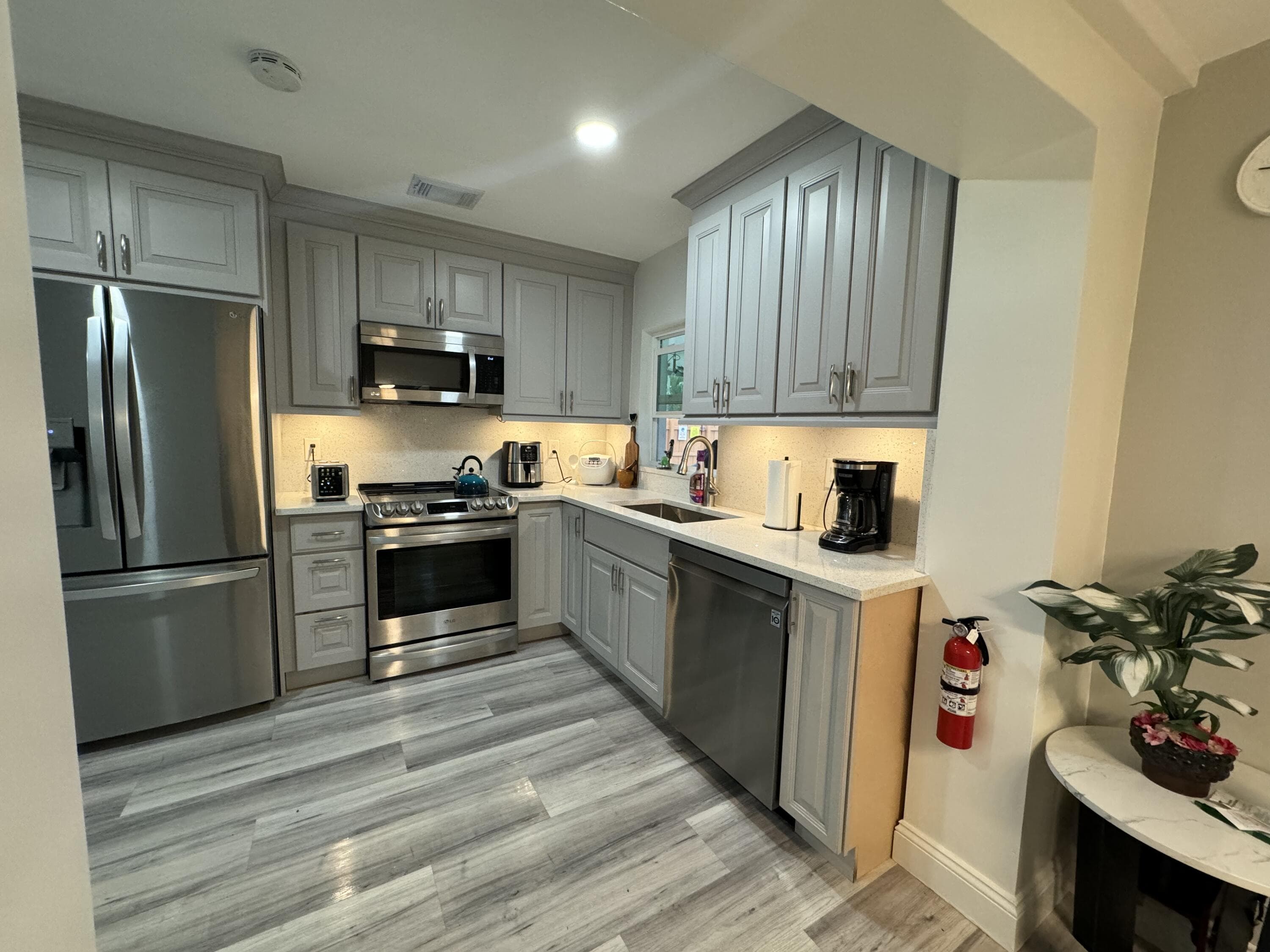200 NE 56th Street 200, Oakland Park, FL 33334 6