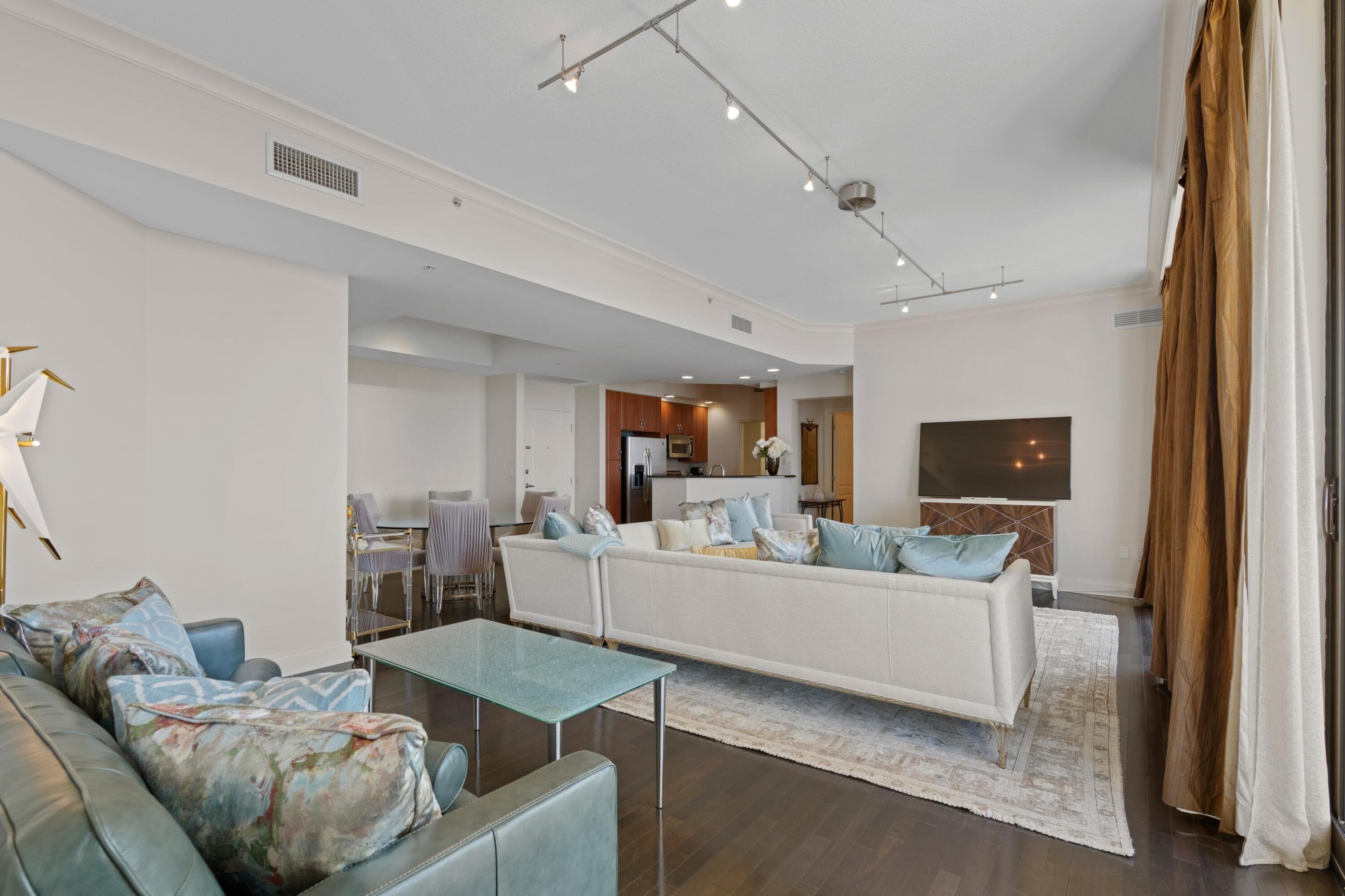801 S Olive Avenue 1402, West Palm Beach, FL 33401 12