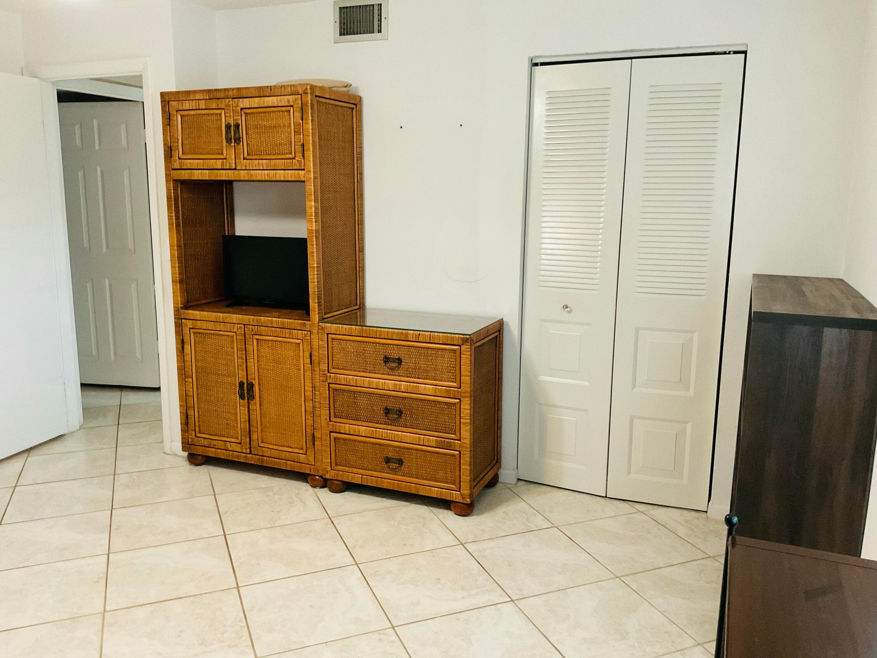 7979 Eastlake Drive F, Boca Raton, FL 33433 24