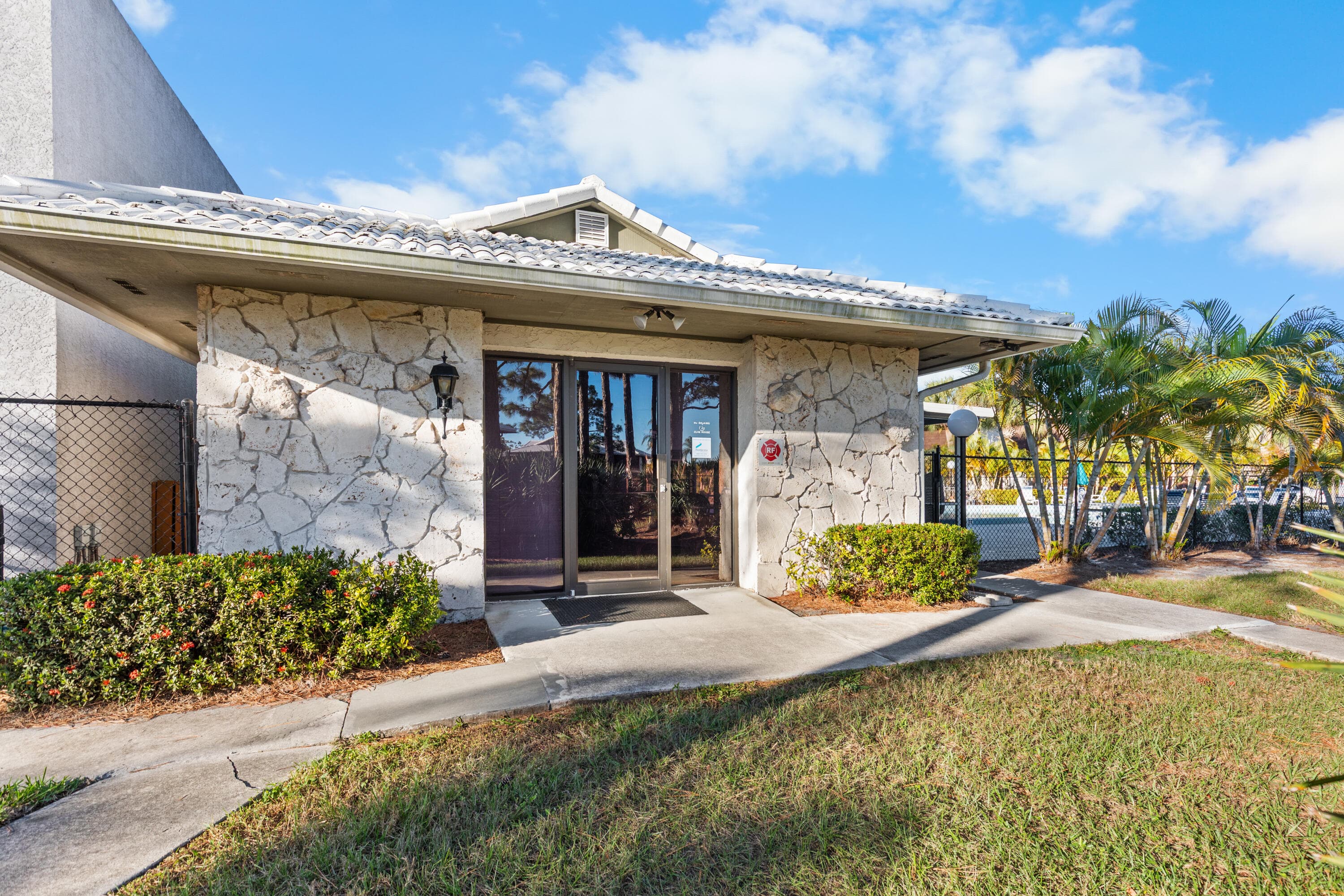 2302 SE Round Table Drive B, Port St. Lucie, FL 34952 39