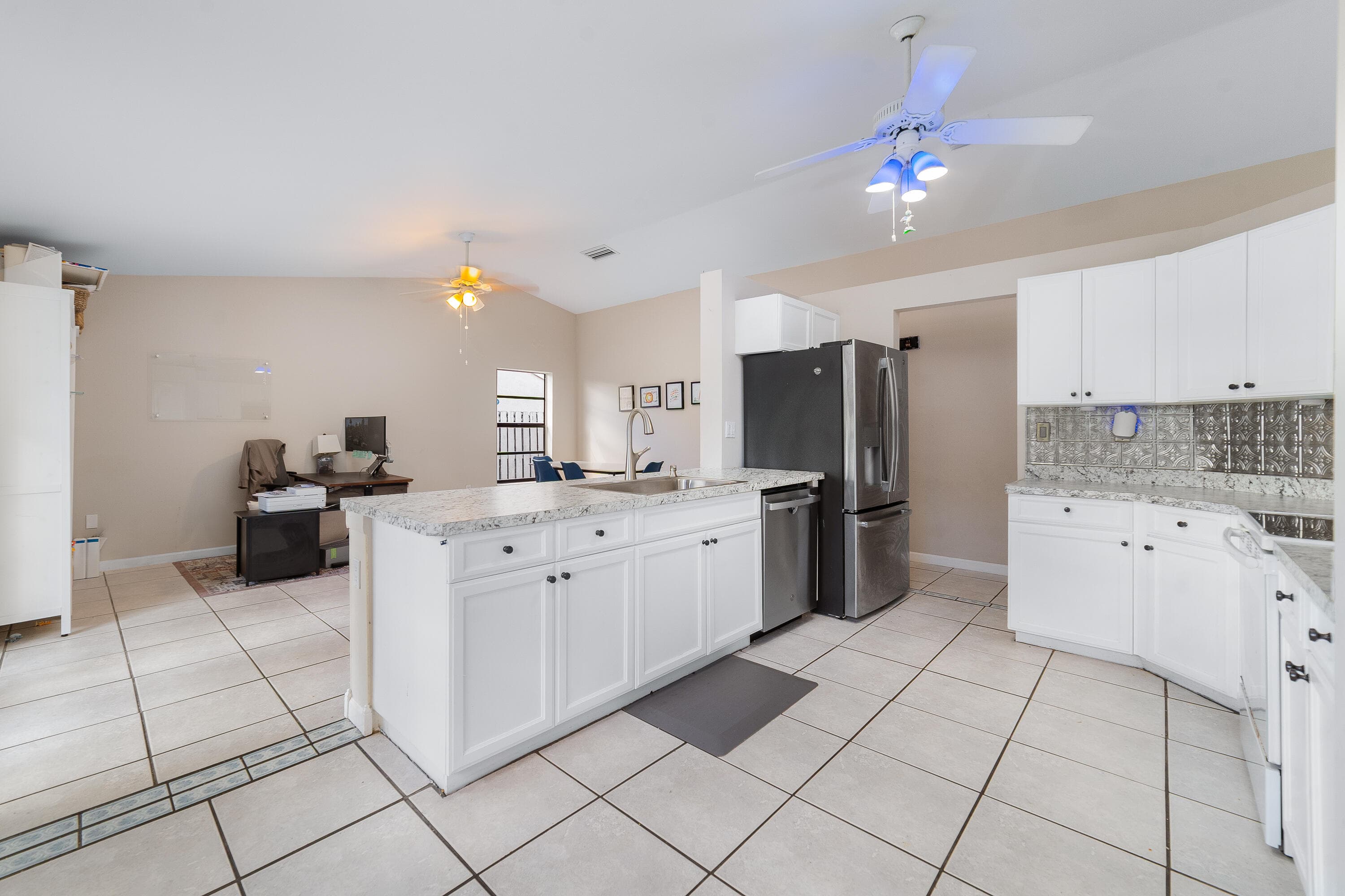 1060 Cedar Creek Way, Davie, FL 33325 9
